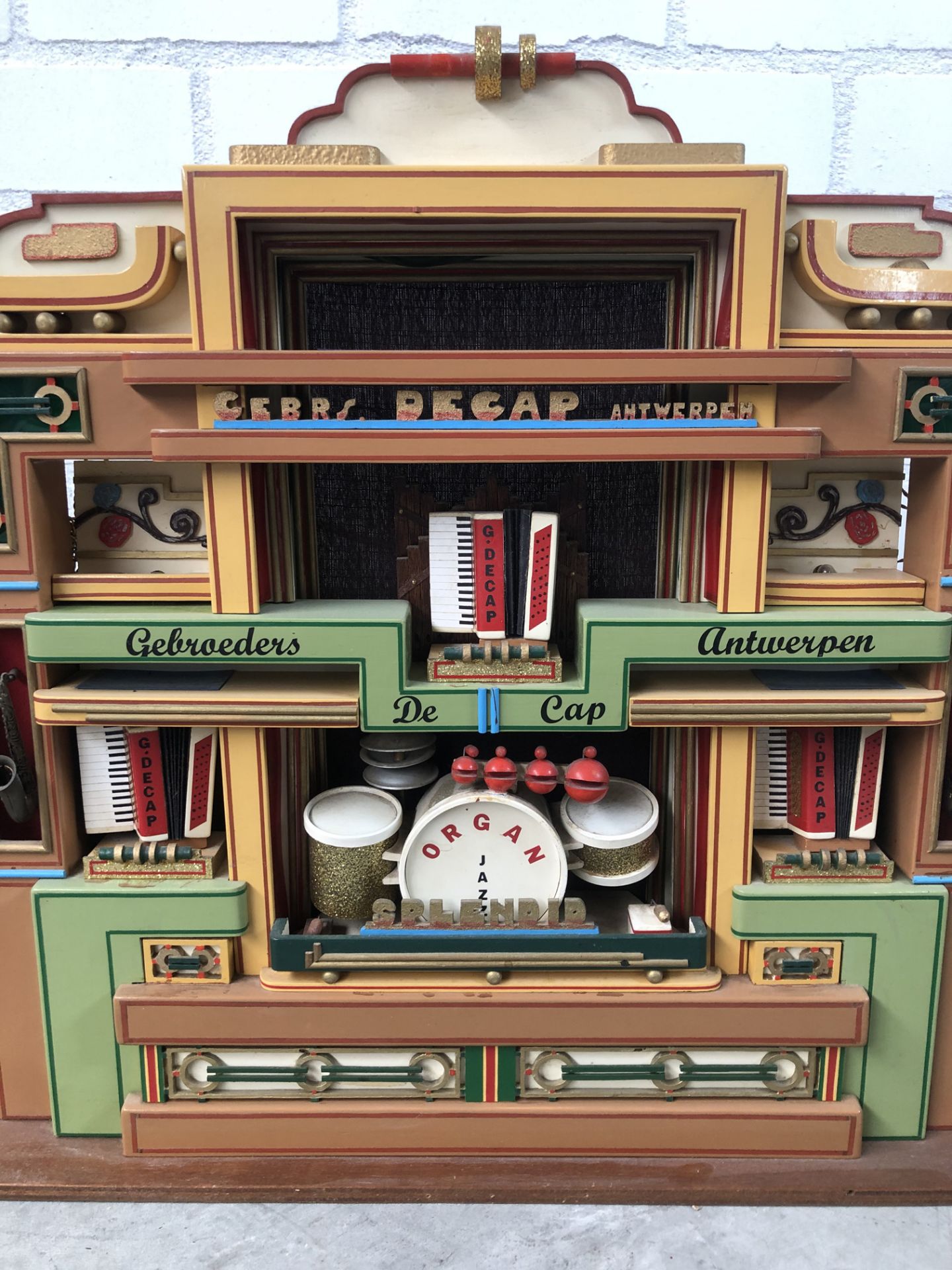 Scale Model of 121-key Decap "De Splendid" Dance Organ - Image 6 of 10