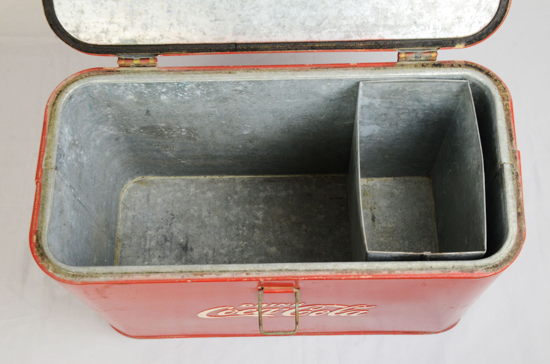 Original Coca-Cola cooler/ice box - Image 4 of 7