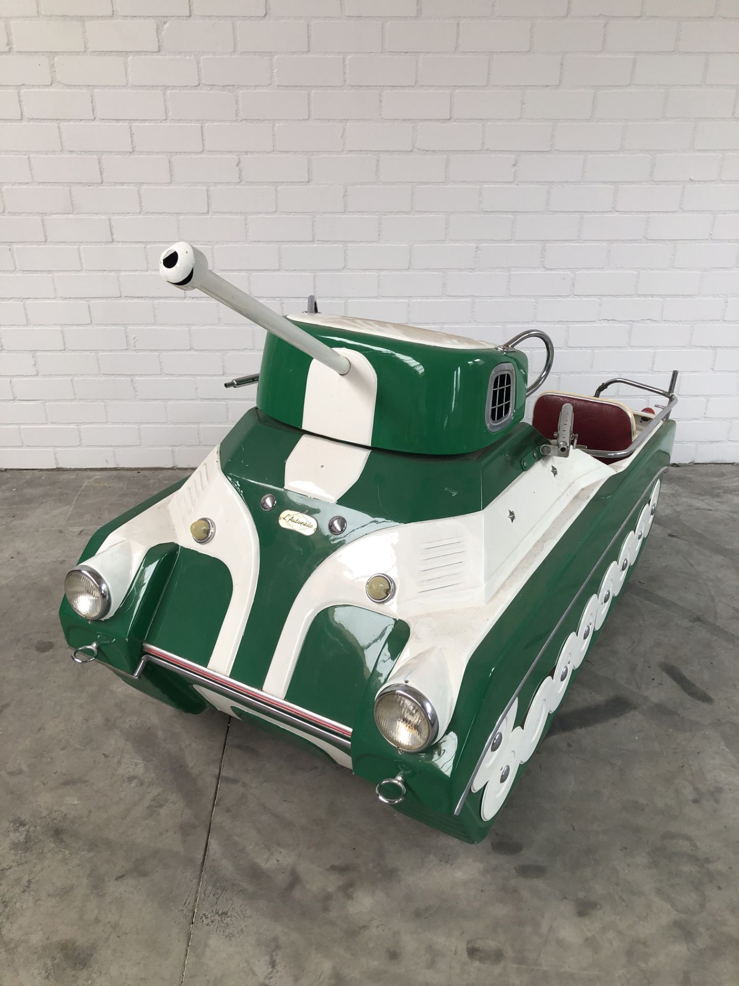 L'Autopede Carousel Tank - Image 2 of 18