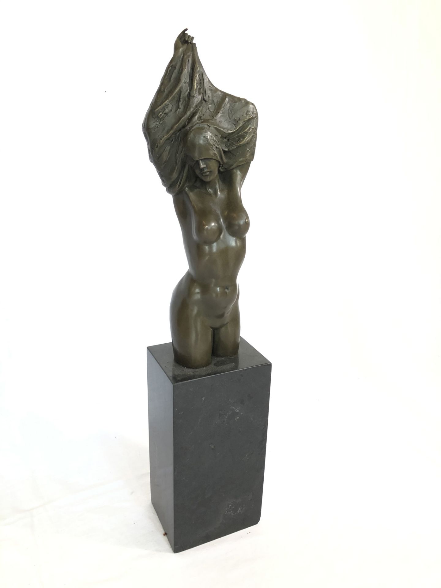 Bronze statue of a woman by artist J. Patoue - Image 2 of 9