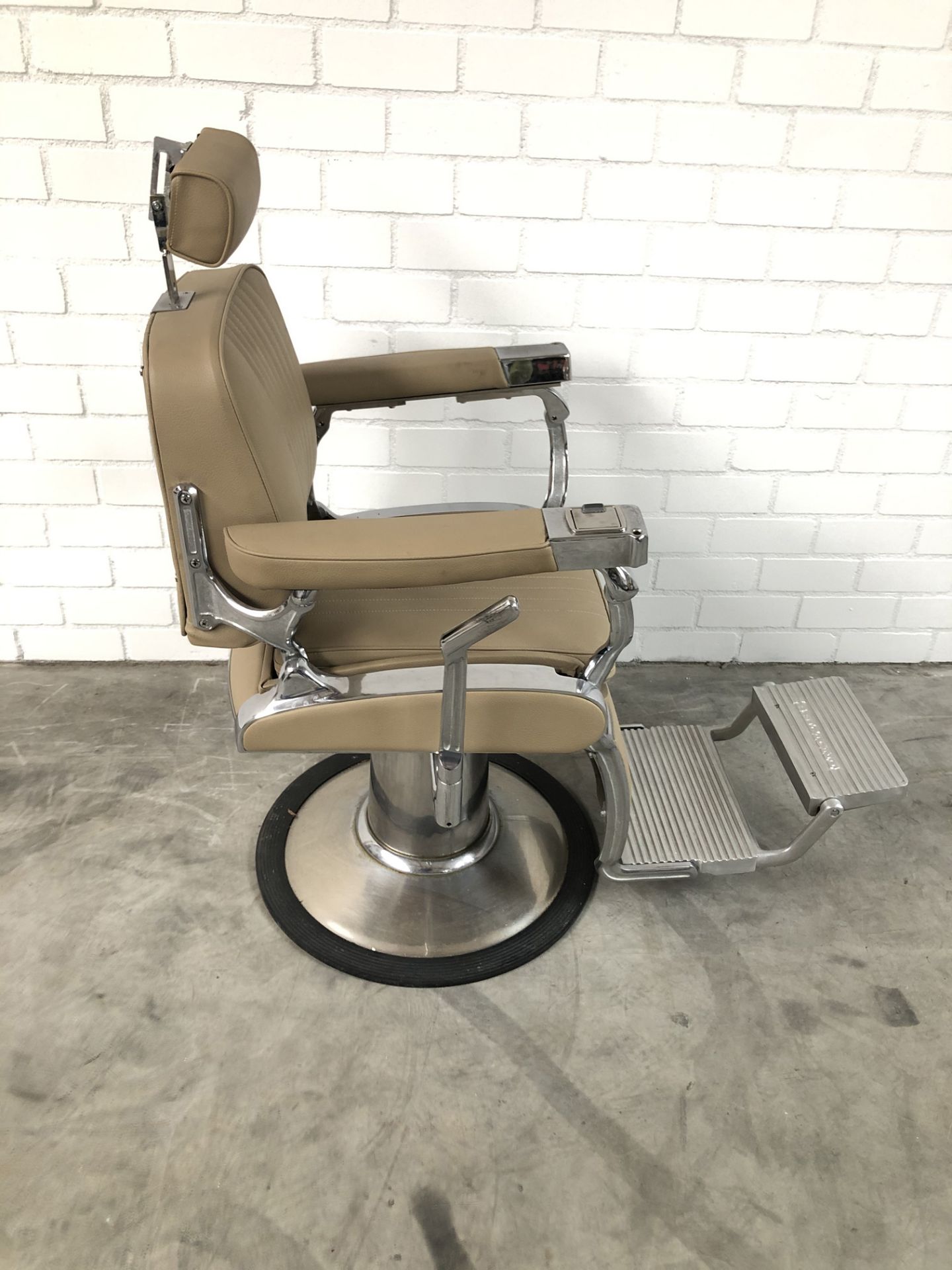 Completely Restored Original Barber Chair - Image 5 of 13