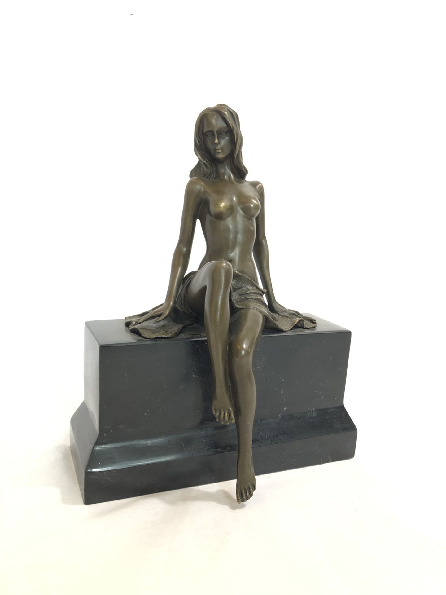 Bronze statue of a woman by artist Claude - Image 2 of 6