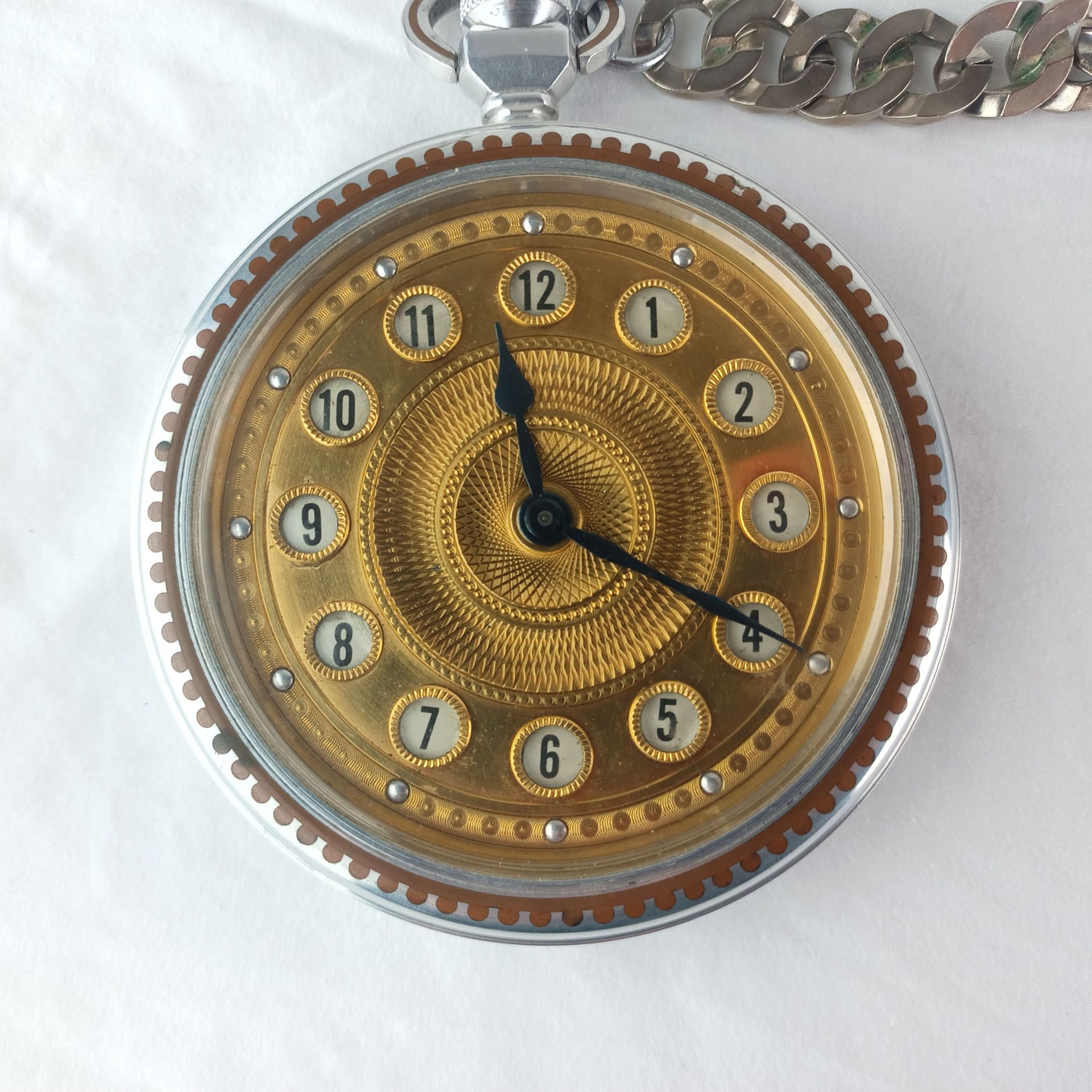 Large Retro Chain Watch - Image 2 of 4