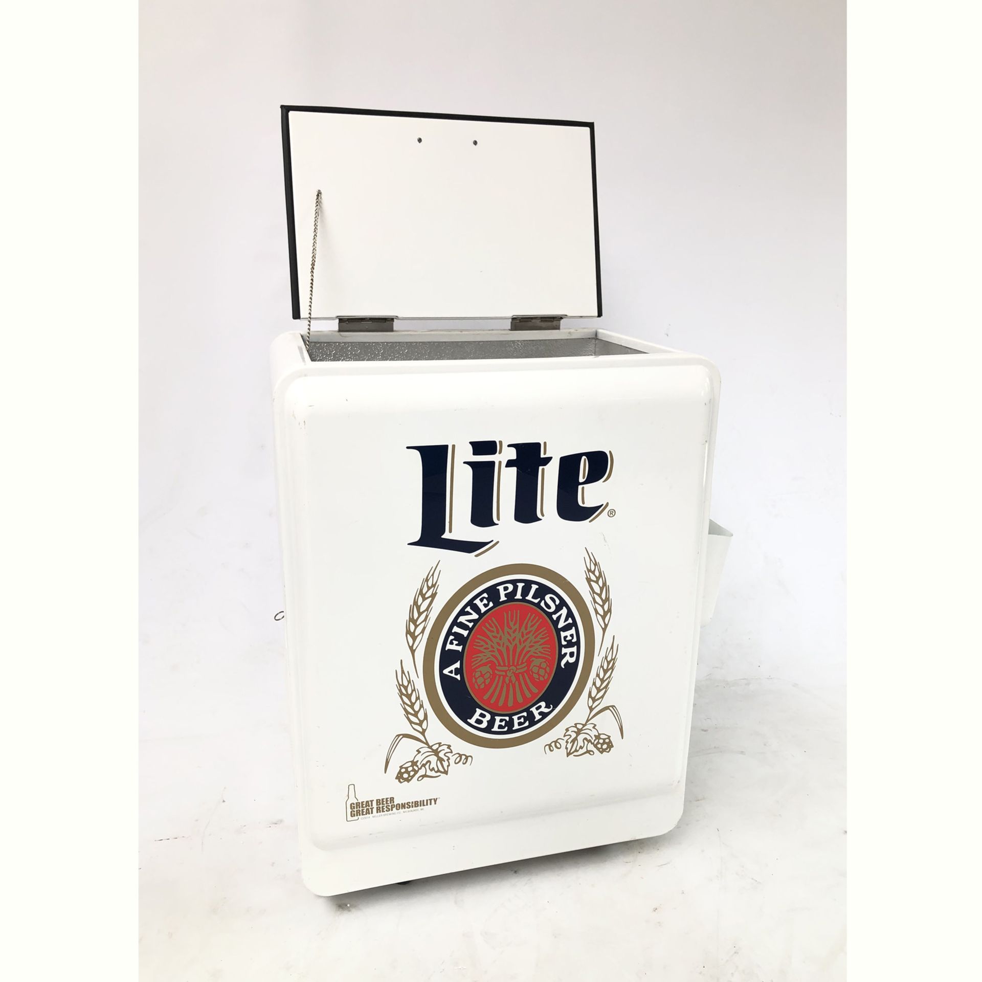 Miller Lite Rolling Cooler/Ice Box - Image 5 of 6