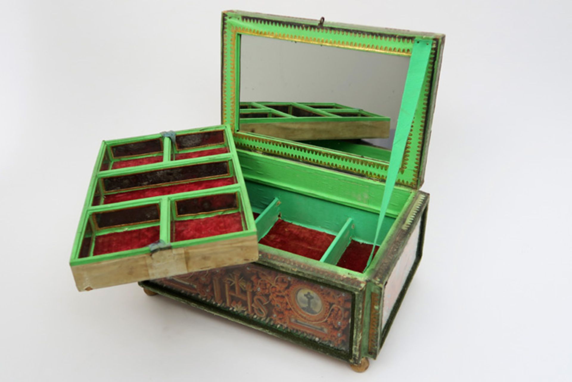 19th "Folk Art" box in painted wood and glass with relics VOLKSKUNST - 19° EEUW kistje in - Bild 3 aus 5
