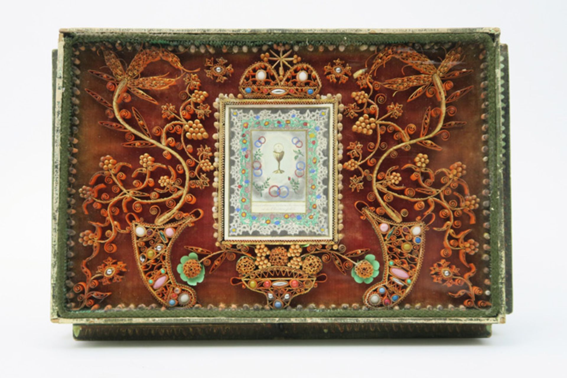 19th "Folk Art" box in painted wood and glass with relics VOLKSKUNST - 19° EEUW kistje in - Image 4 of 5