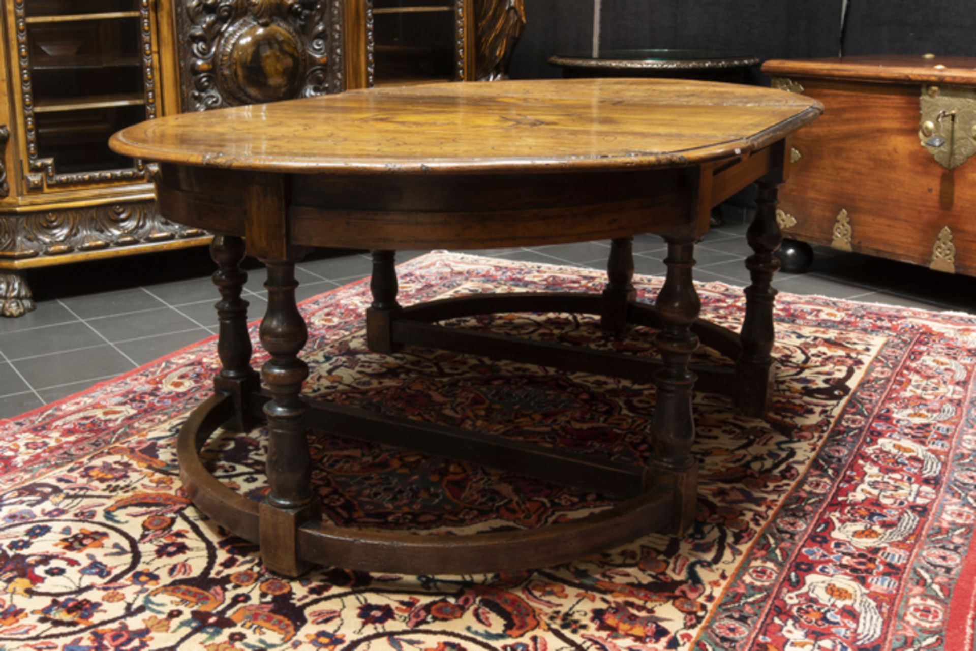 antique Italian table with two crecents and a central part in walnut with inlay Antieke Italiaanse - Image 2 of 4