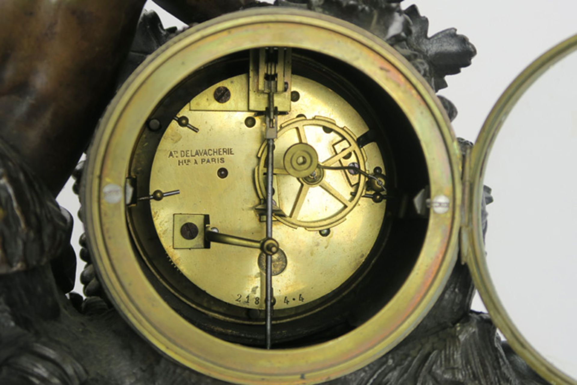 19th Cent. French clock in black marble and bronze & with a "S. Marti" signed work Negentiende - Image 3 of 4