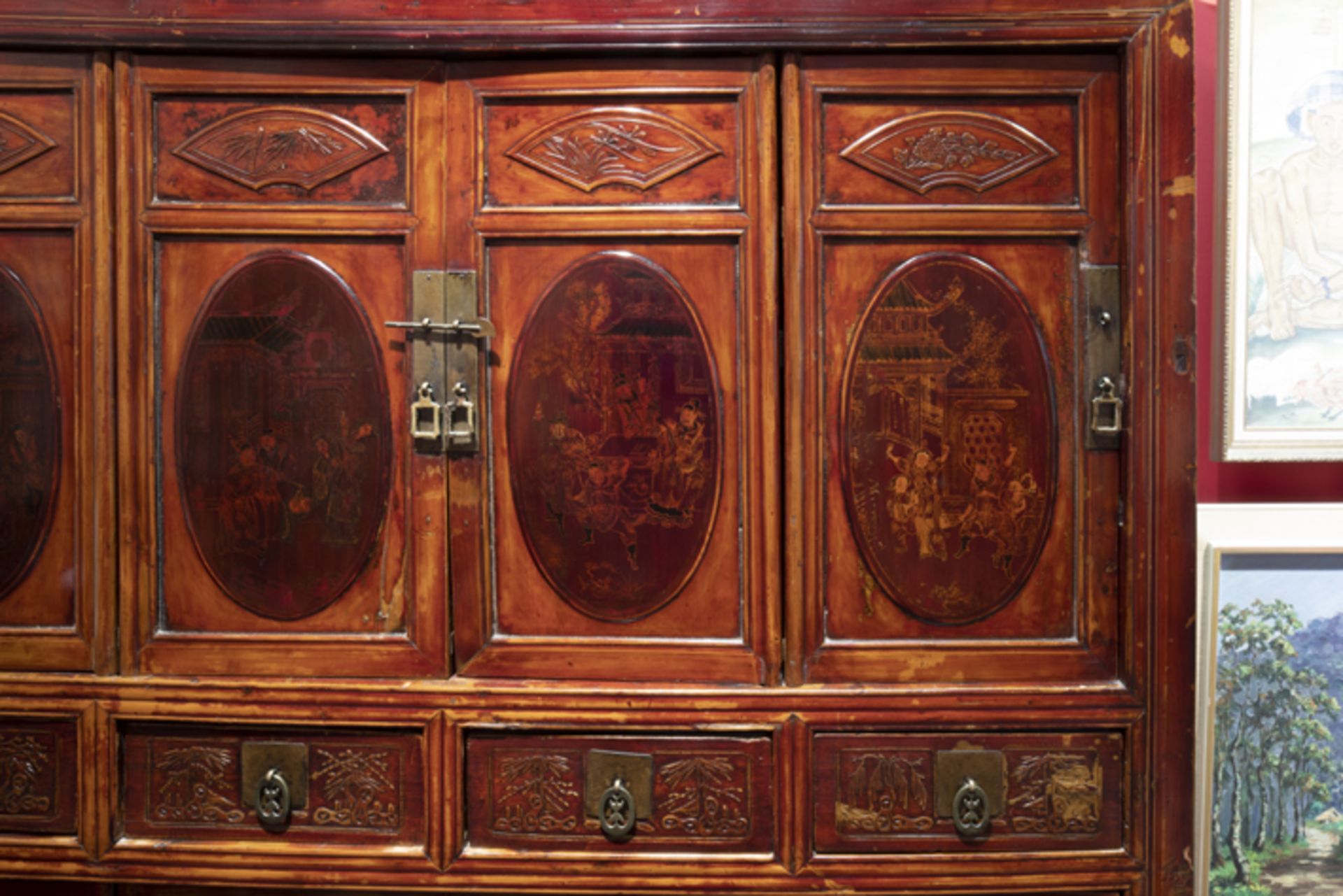18th/19th Cent. Chinese Qing dynasty cabinet with four drawers and with eight doors, each with - Bild 4 aus 4