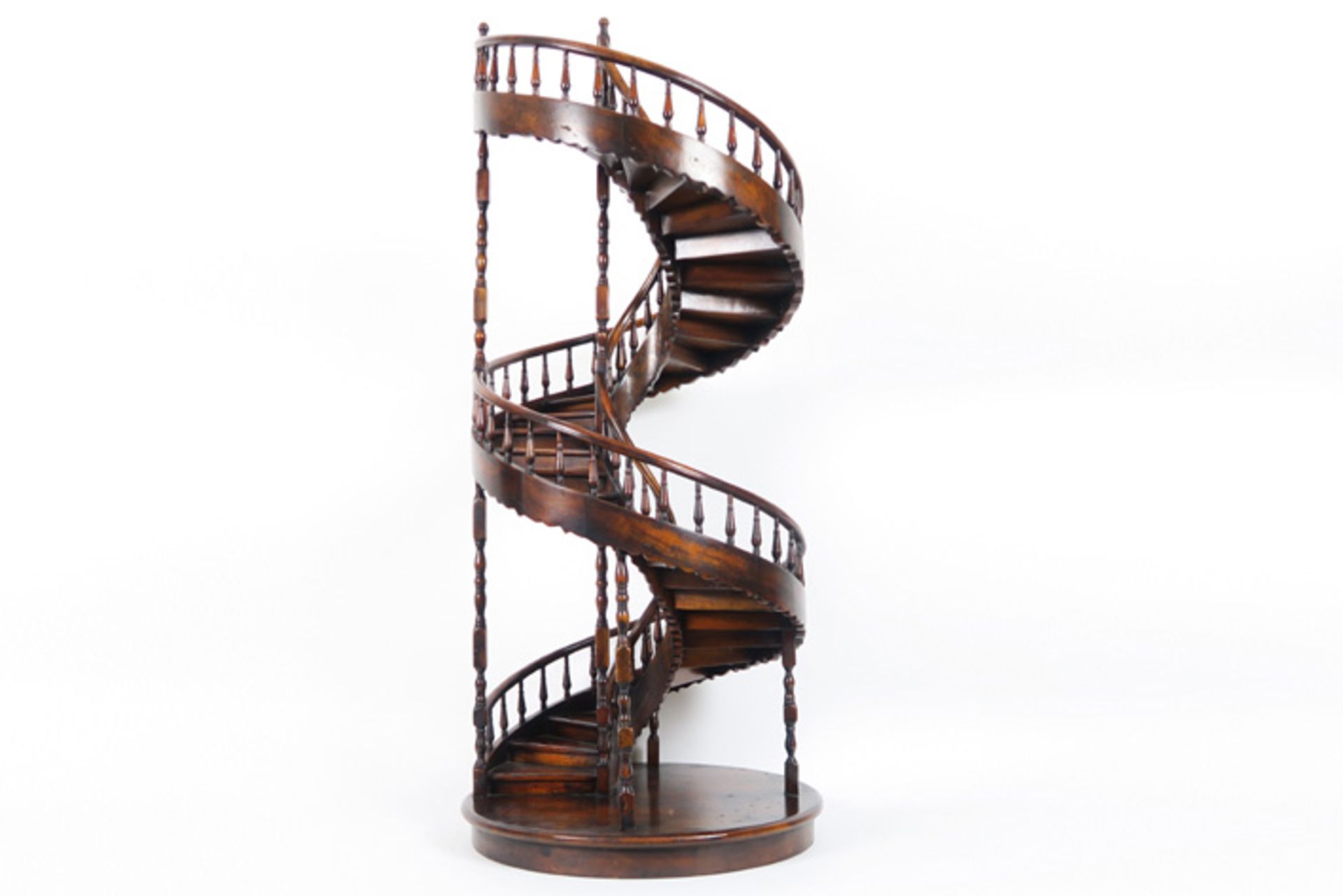 sort of a master's piece : antique miniature stairs in wood Antiek soort meestermeubel : houten - Bild 3 aus 3