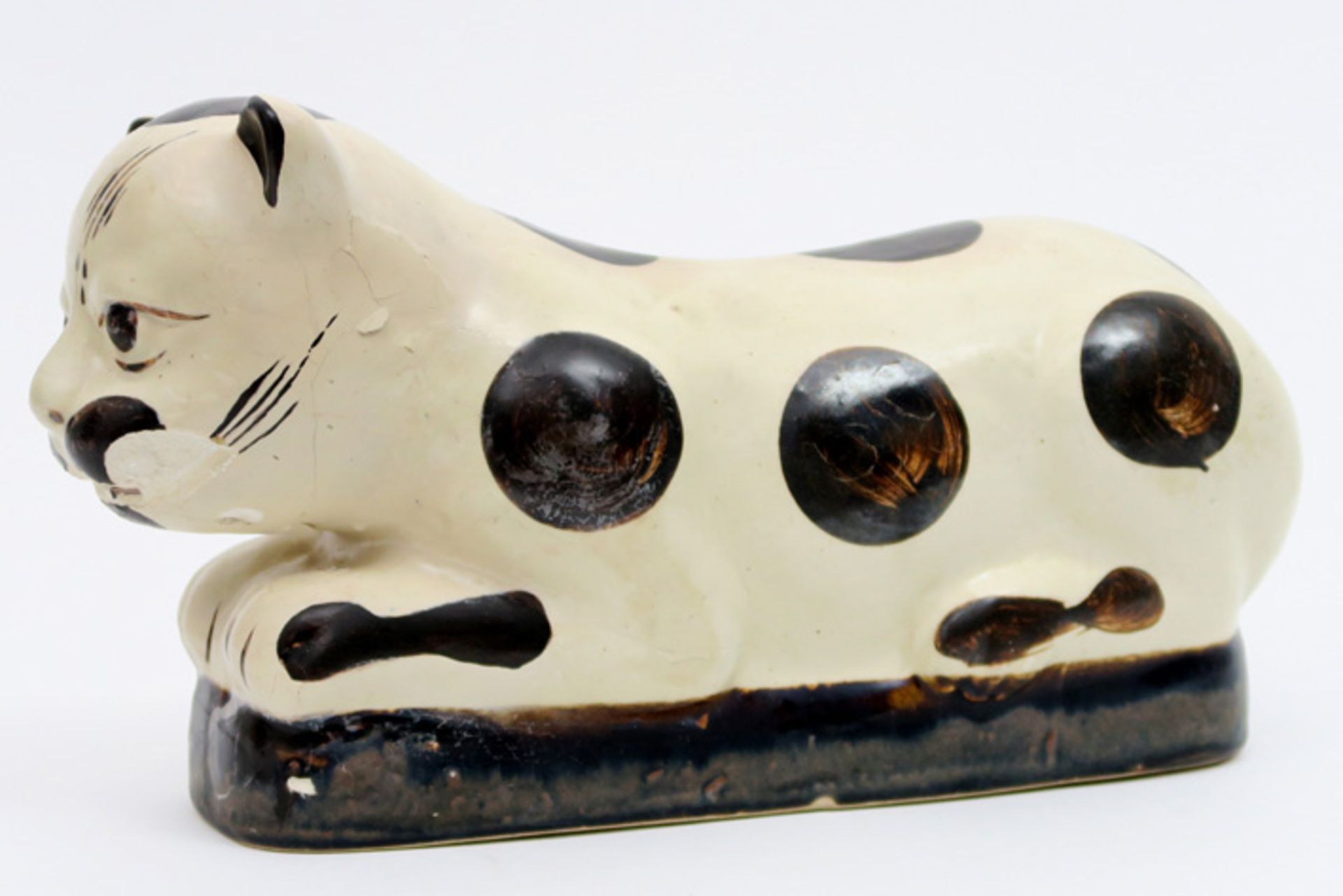 antique Chinese ceramic neck rest in the shape of a cat Antieke Chinese neksteun in faïence en in de - Image 3 of 5
