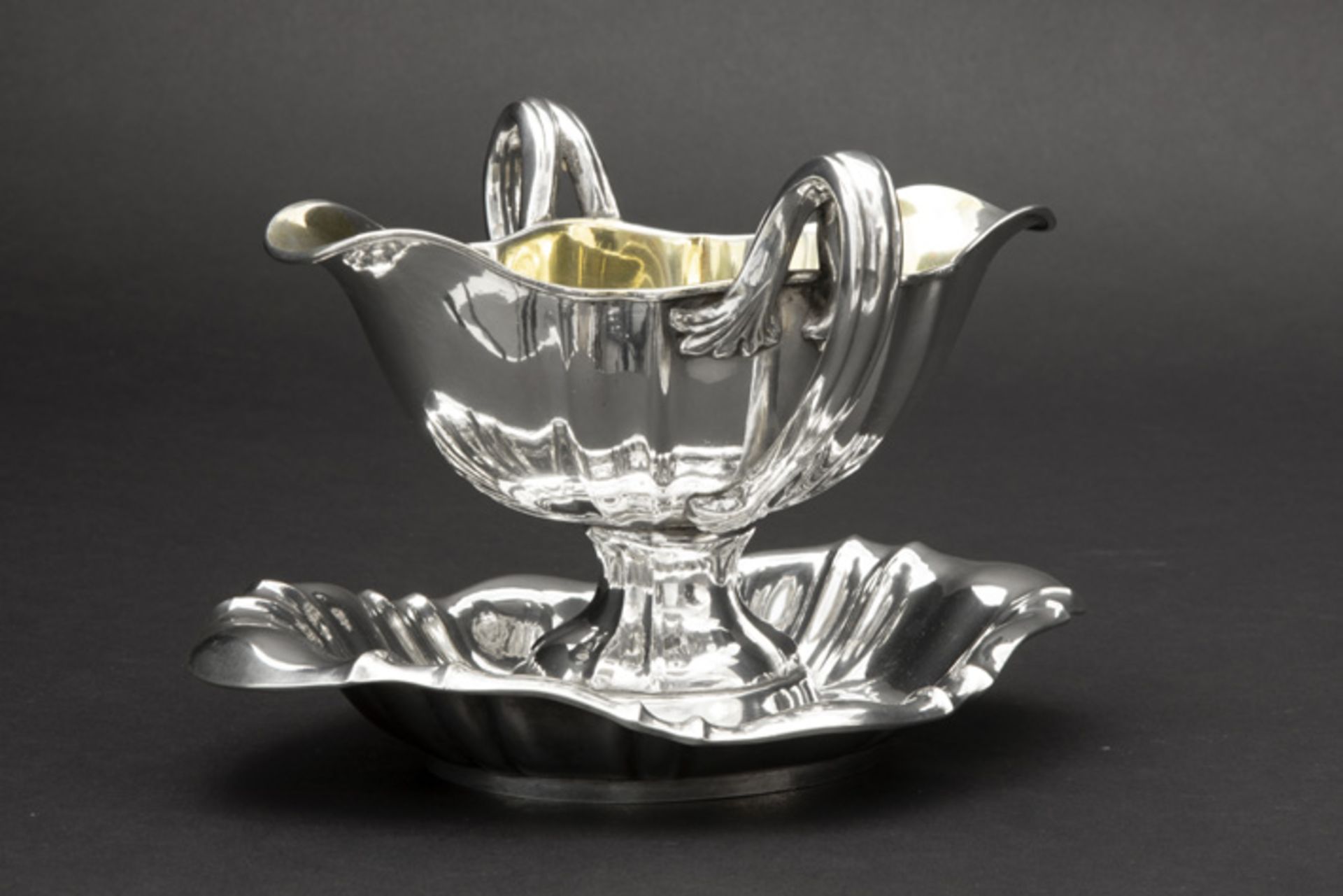 antique Belgian "Wolfers" signed Louis XV style sauce boat in marked silver WOLFERS (1852 - 1892) - Image 2 of 3