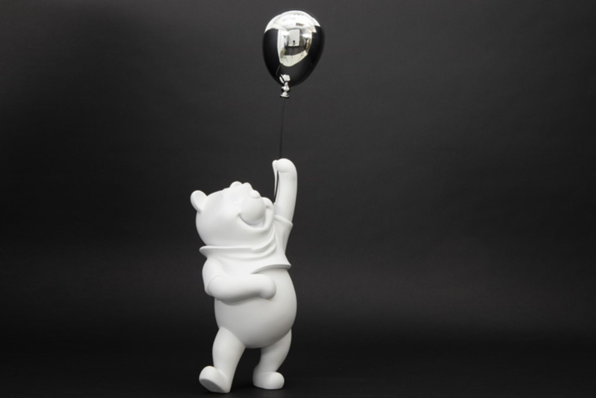 Leblon Delienne & Disney "Winnie the Pooh White and Silver" sculpture n° 10/500 after A.A. Milne