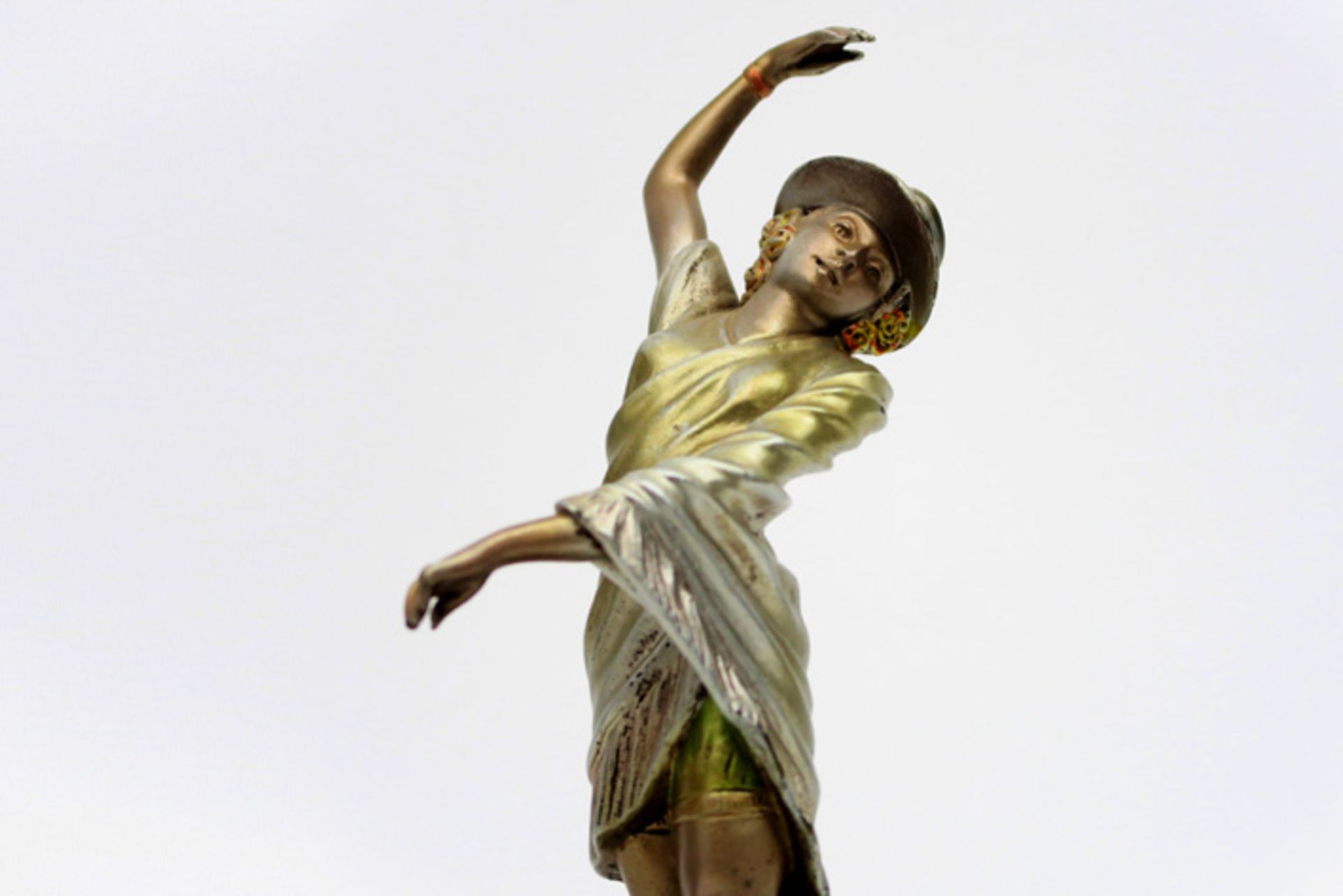 silverplated Art Deco "Dancing lady" sculpture on a base in onyx and marble Verzilverde Art Deco- - Image 3 of 3