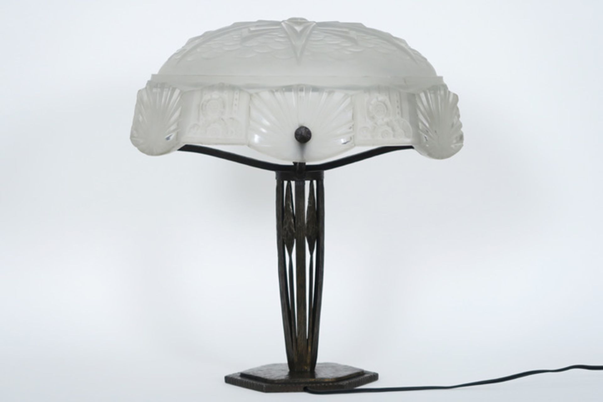 quite big French "Müller frêres Lunéville" signed art Deco table-lamp in wrought iron and - Image 2 of 3