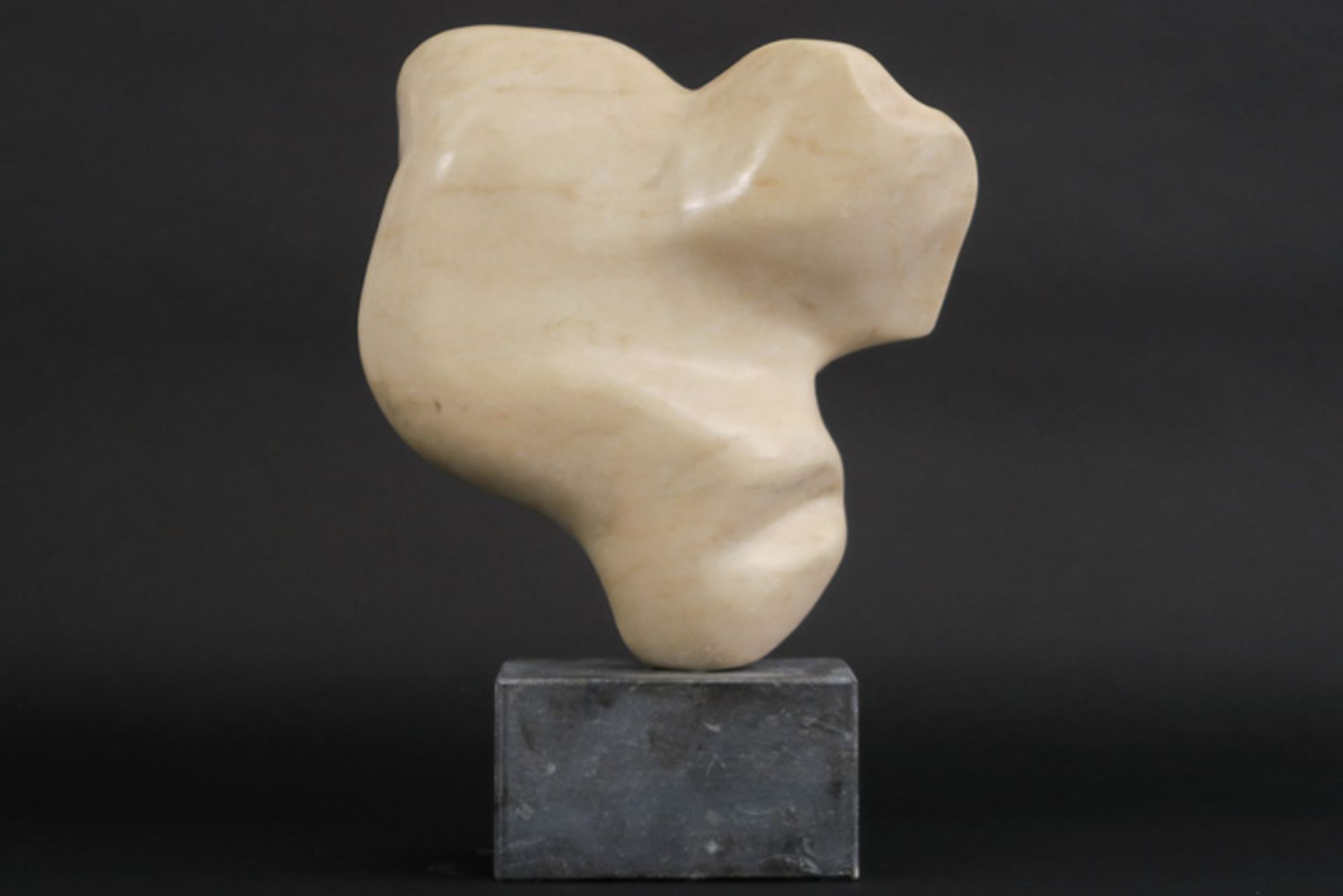 20th Cent. Belgian sculpture in marble - with the monogram of Etienne Vindevogel VINDEVOGEL - Bild 3 aus 4