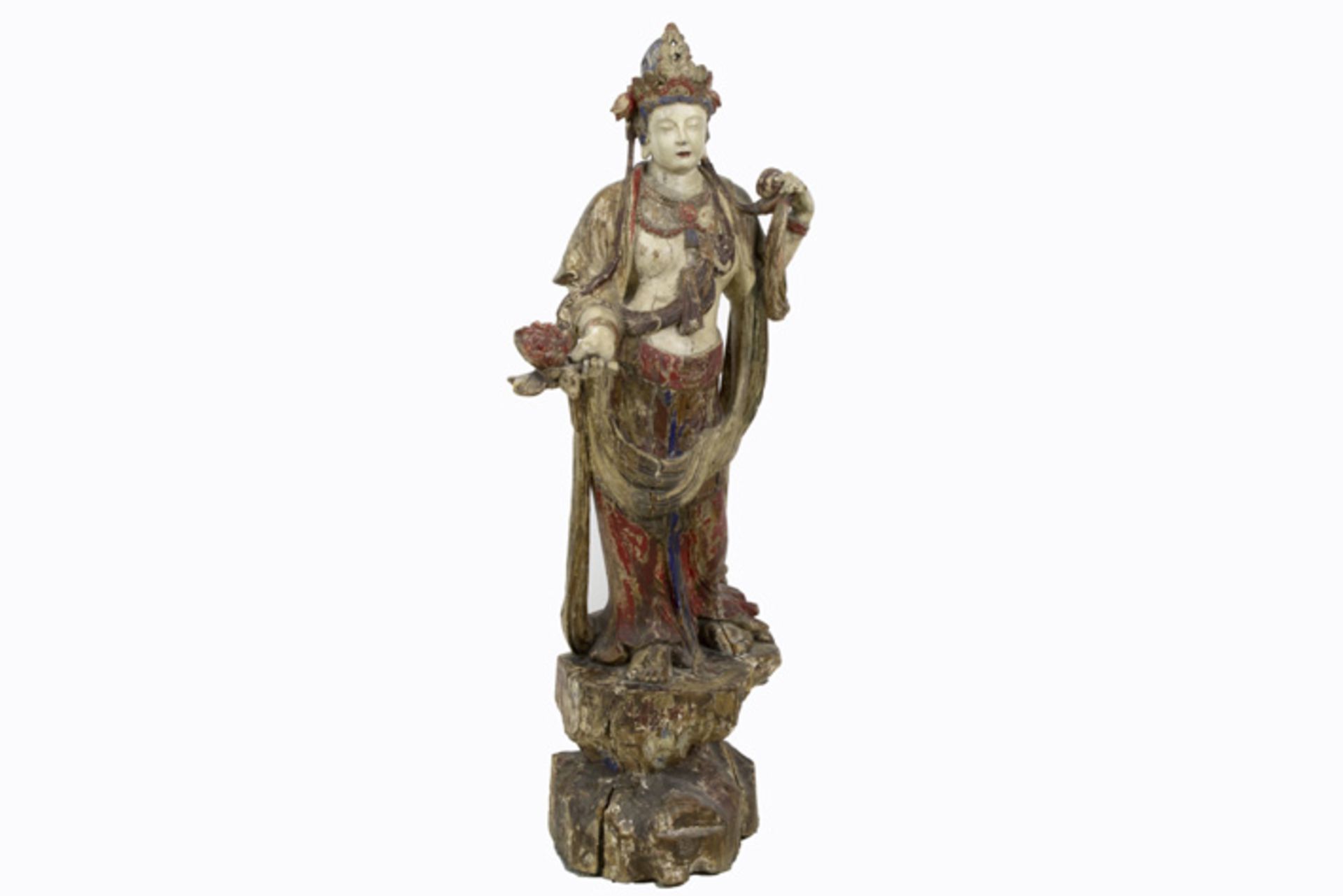 CHINA - QING-DYNASTIE (1644 - 1912) vrij grote sculptuur in hout met goedbewaarde originele - Image 7 of 7