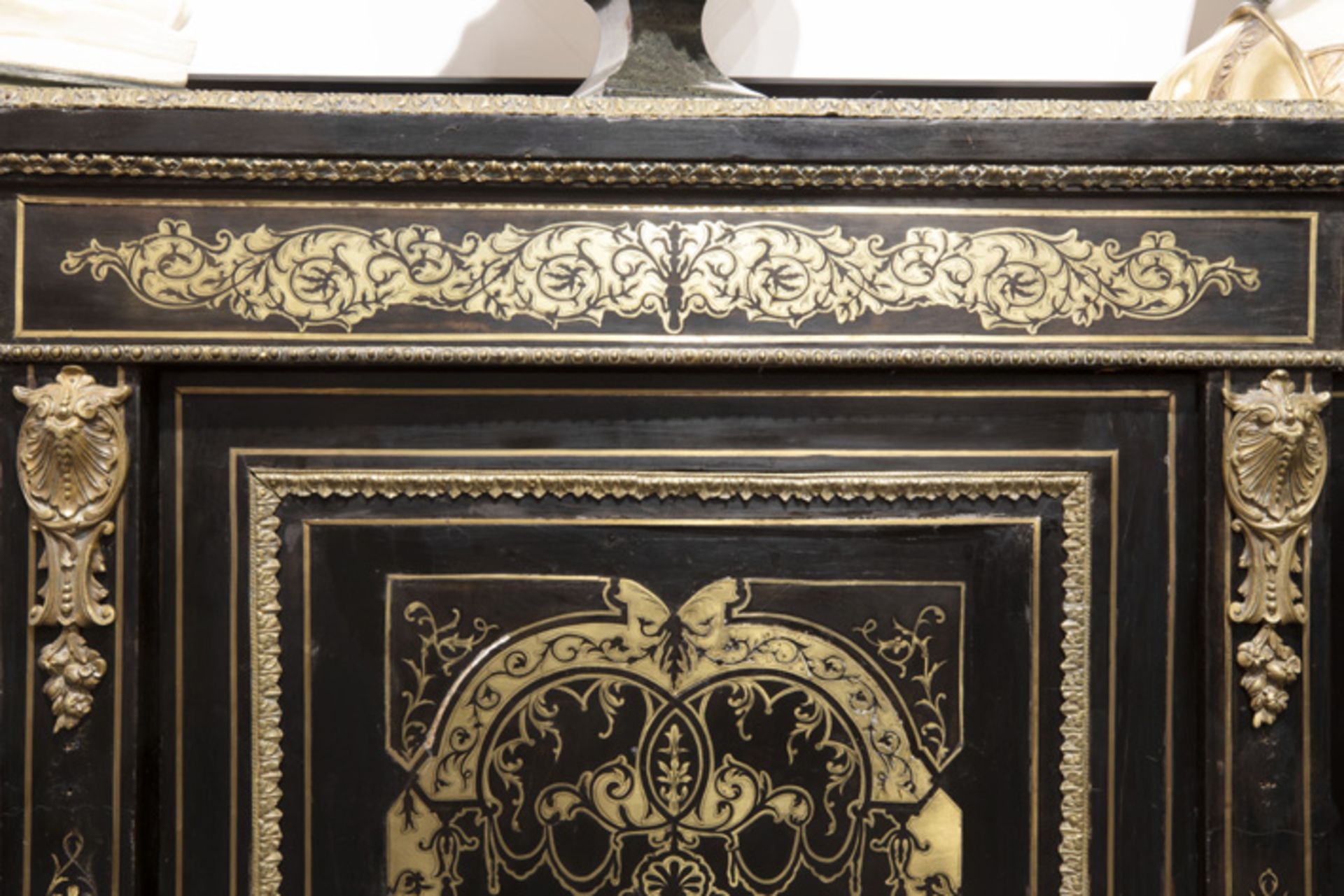 FRANKRIJK - ca 1850/70 barok Napoleon III - dressoir in "Boulle" met ebbenhout ingelegd met koper en - Image 2 of 2