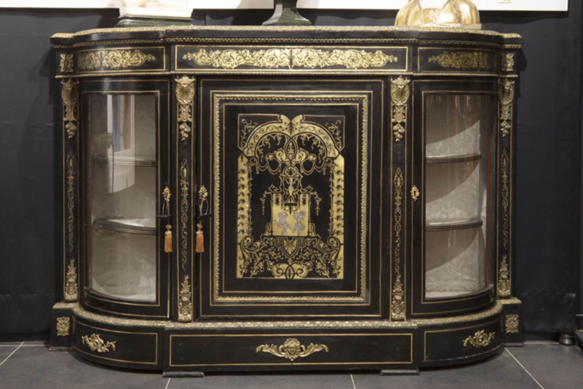 FRANKRIJK - ca 1850/70 barok Napoleon III - dressoir in "Boulle" met ebbenhout ingelegd met koper en