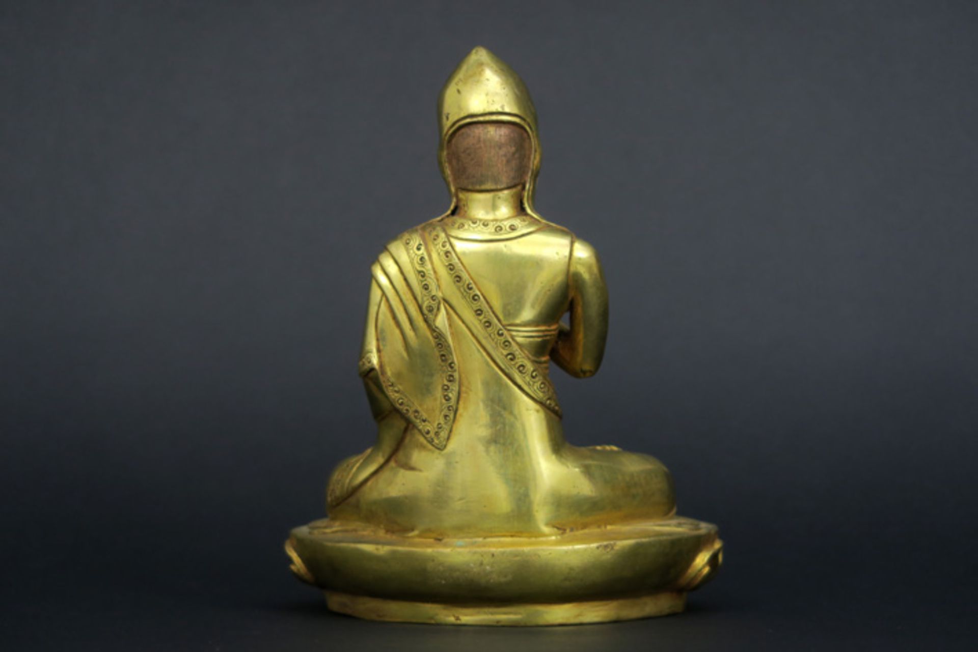 Antieke boeddhistische sculptuur in gedoreerde brons uit Bengalen, een regio die vandaag bij - Image 3 of 4