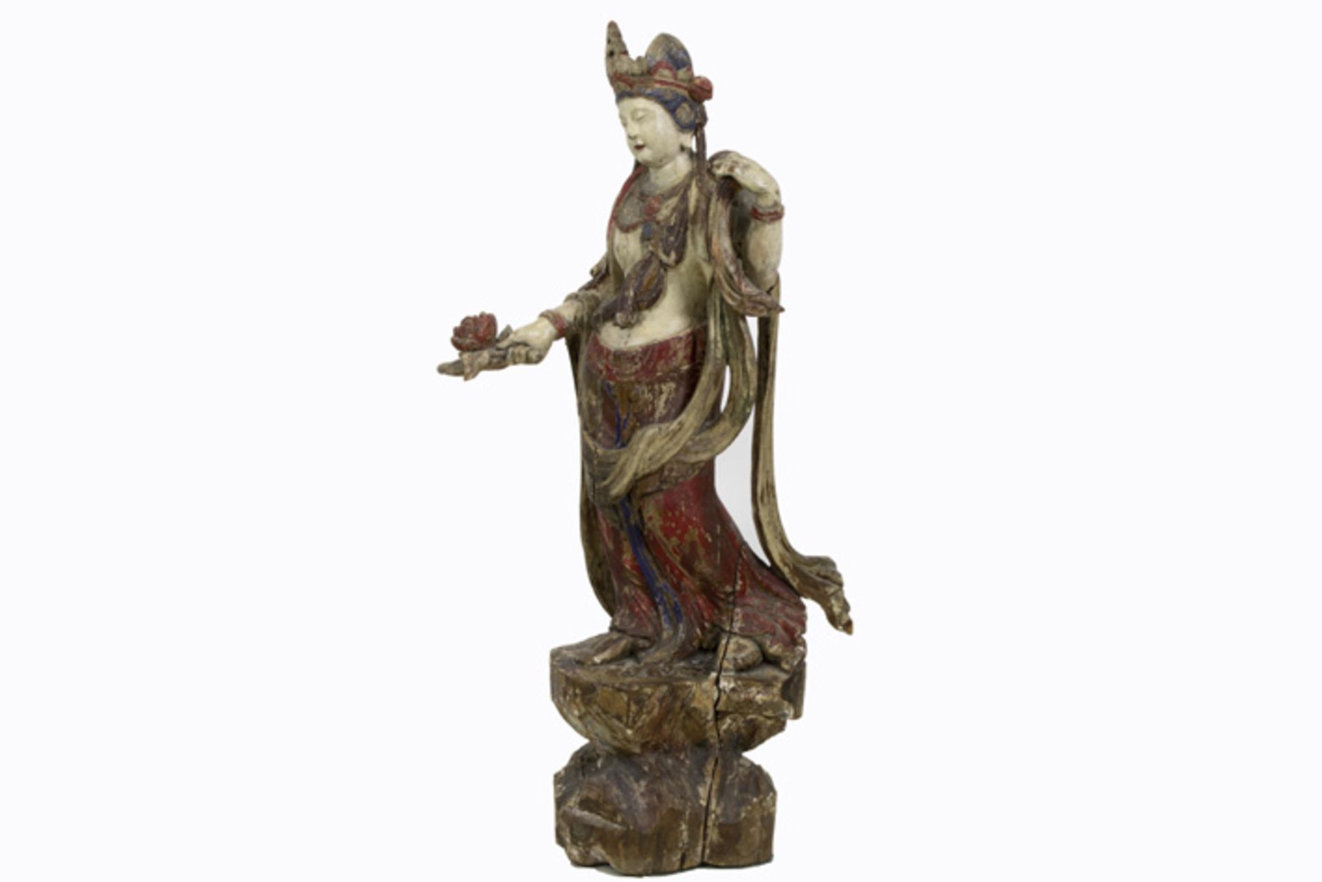 CHINA - QING-DYNASTIE (1644 - 1912) vrij grote sculptuur in hout met goedbewaarde originele - Image 3 of 7