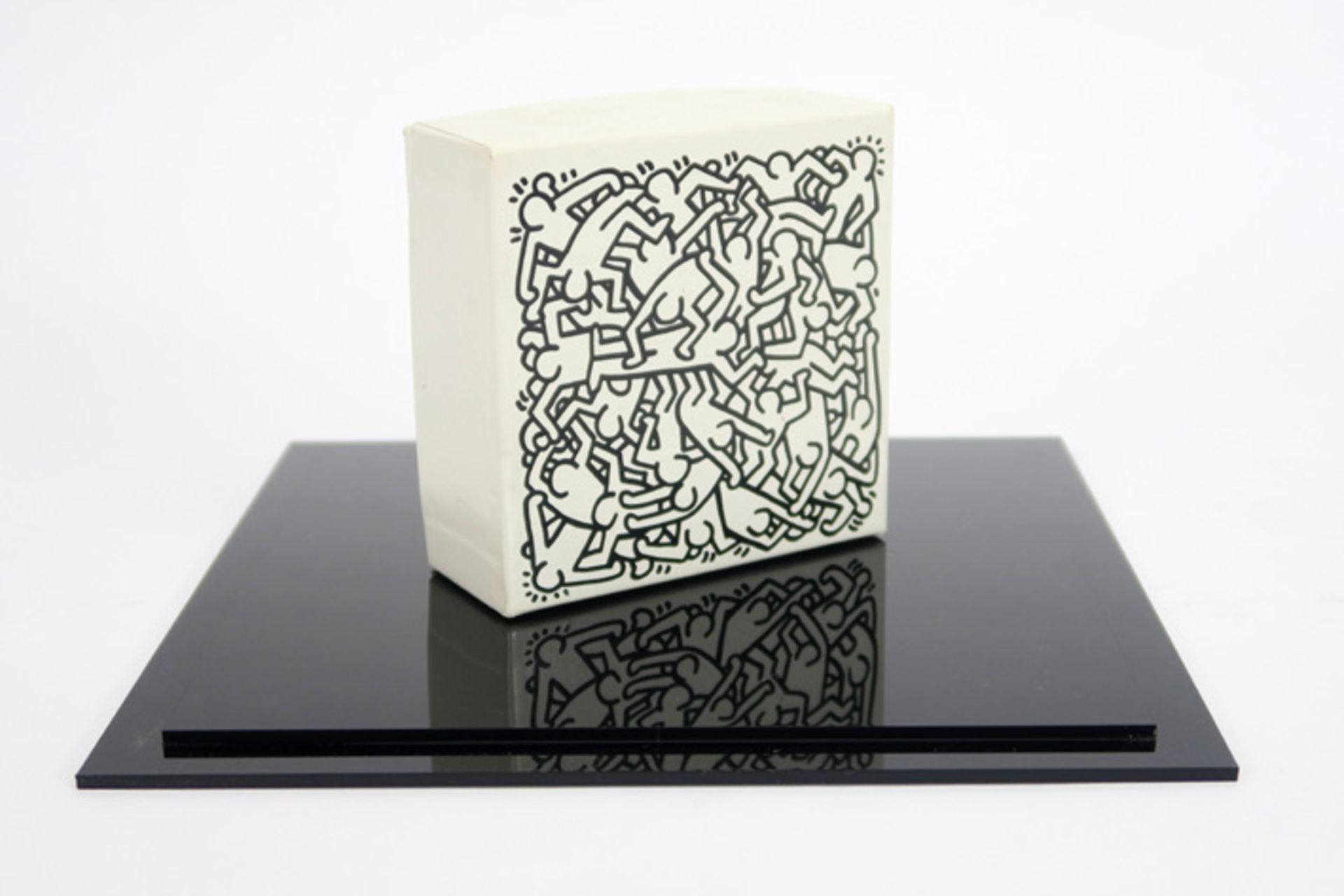 HARING KEITH (1958 - 1990) originele tekening op een doosje met puzzel (met 120 stukken) dd 1987 met - Image 2 of 4