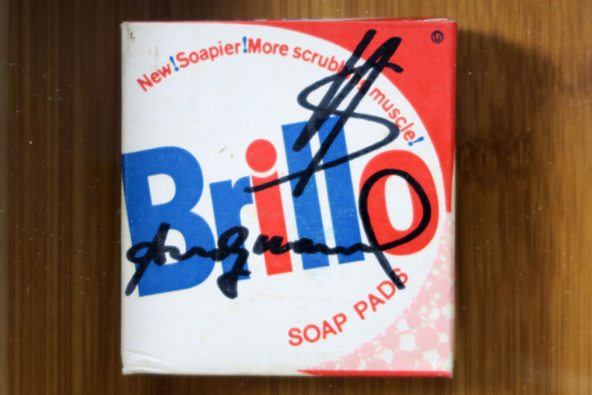 WARHOL ANDY (1930 - 1987) handgesigneerde "Brillo" - doos (klein formaat) - 7 x 7 - ingekaderd|| - Image 2 of 3