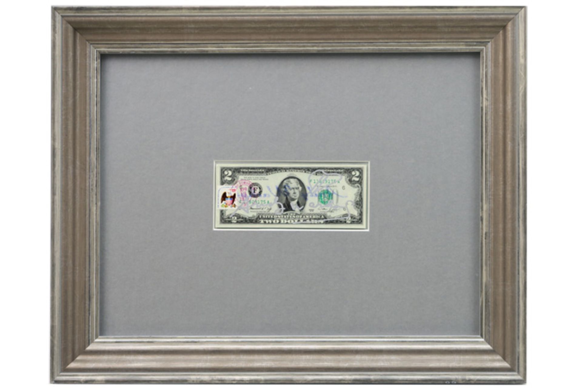 WARHOL ANDY (1930 - 1987) handgesigneerd twee dollar bankbiljet - ingekaderd||Andy Warhol handsigned - Image 3 of 4