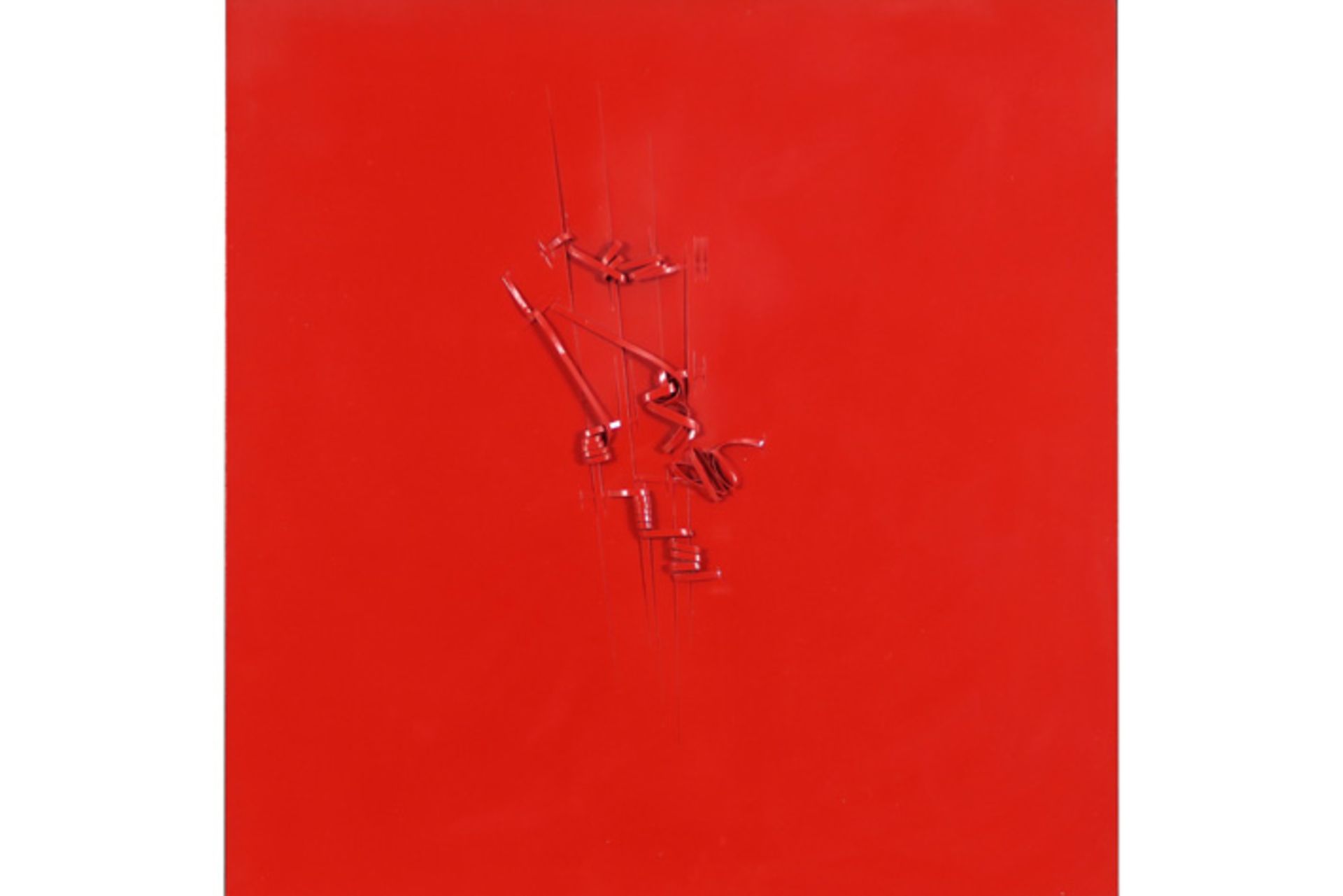 SCAMPINI PIETRO (° 1950) wandsculptuur in roodgelakt karton met een abstracte compositie - 60 x 60