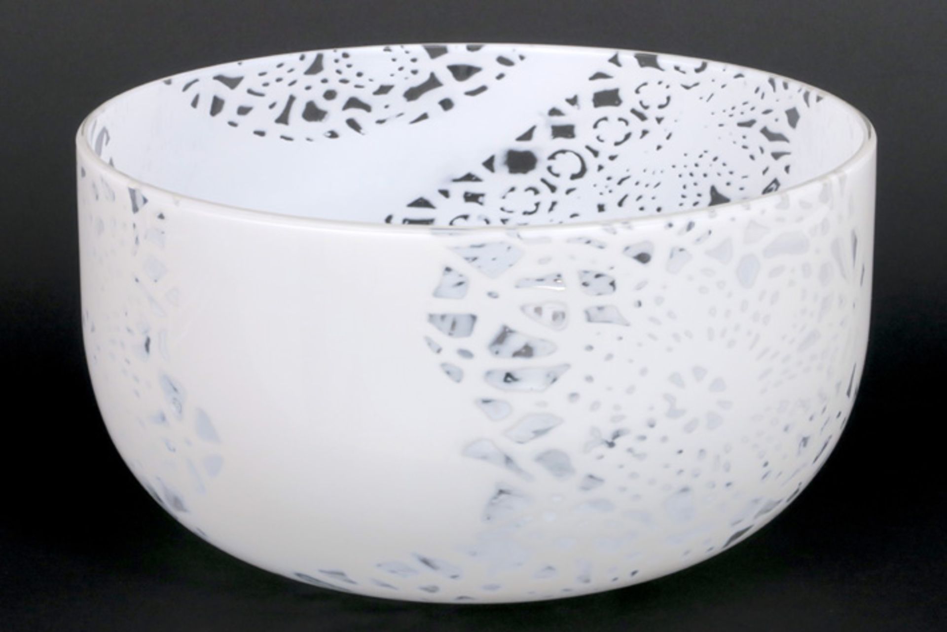 Ove Thorsen & Brigitee Carlsson "Merletto" design bowl in glass by Venini - signed (engraved) Venini