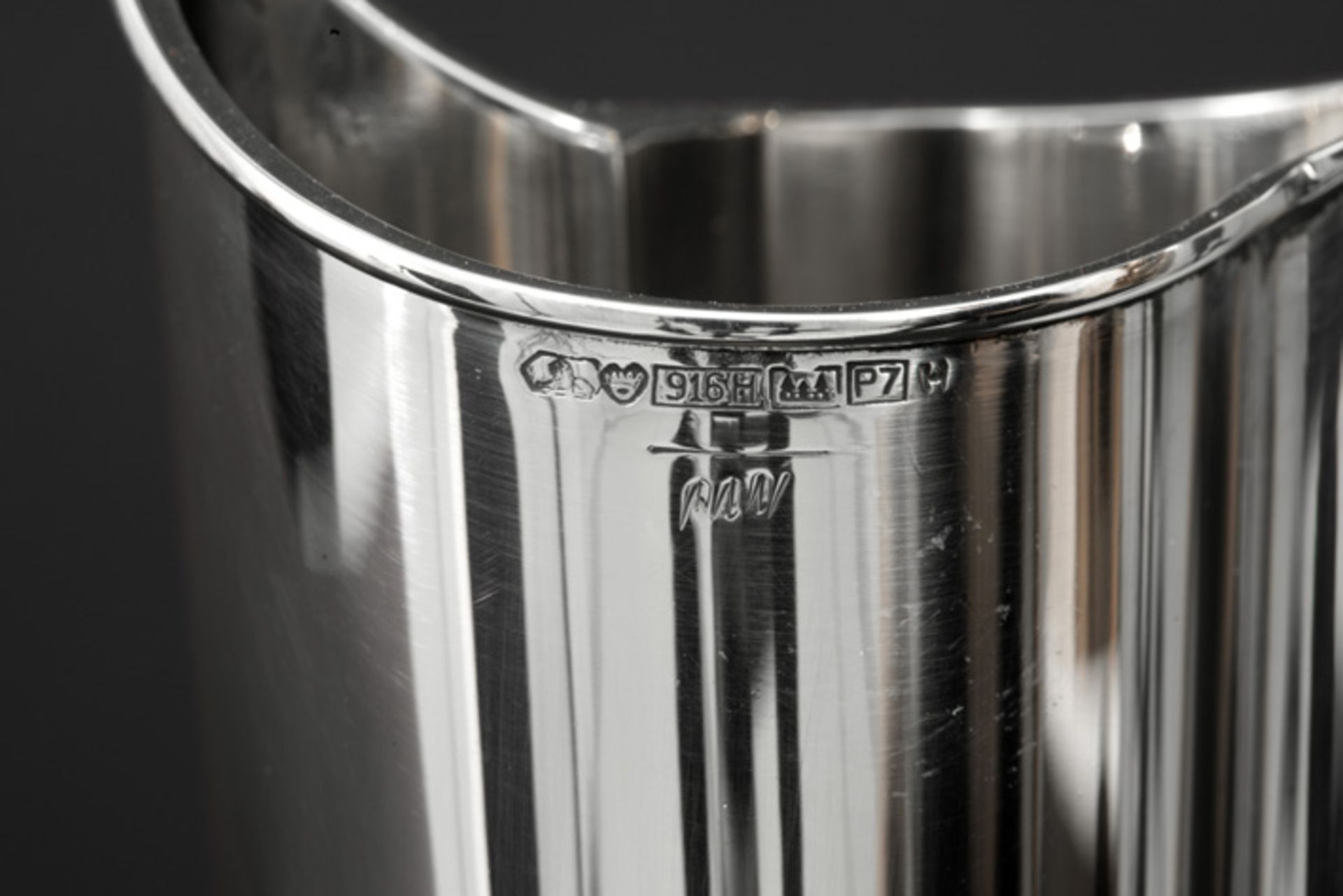 Tapio Wirkkala design vase in marked and 1968 dated silver - with his monogram||TAPIO WIRKKALA (1915 - Image 4 of 4