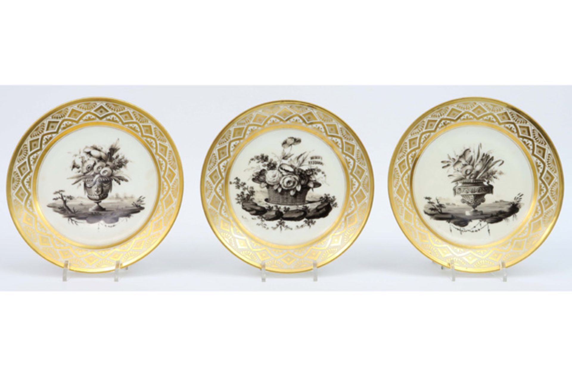 set of nine antique plates in marked porcelain from Brussels with gold leaf ||Reeks van negen - Image 3 of 6
