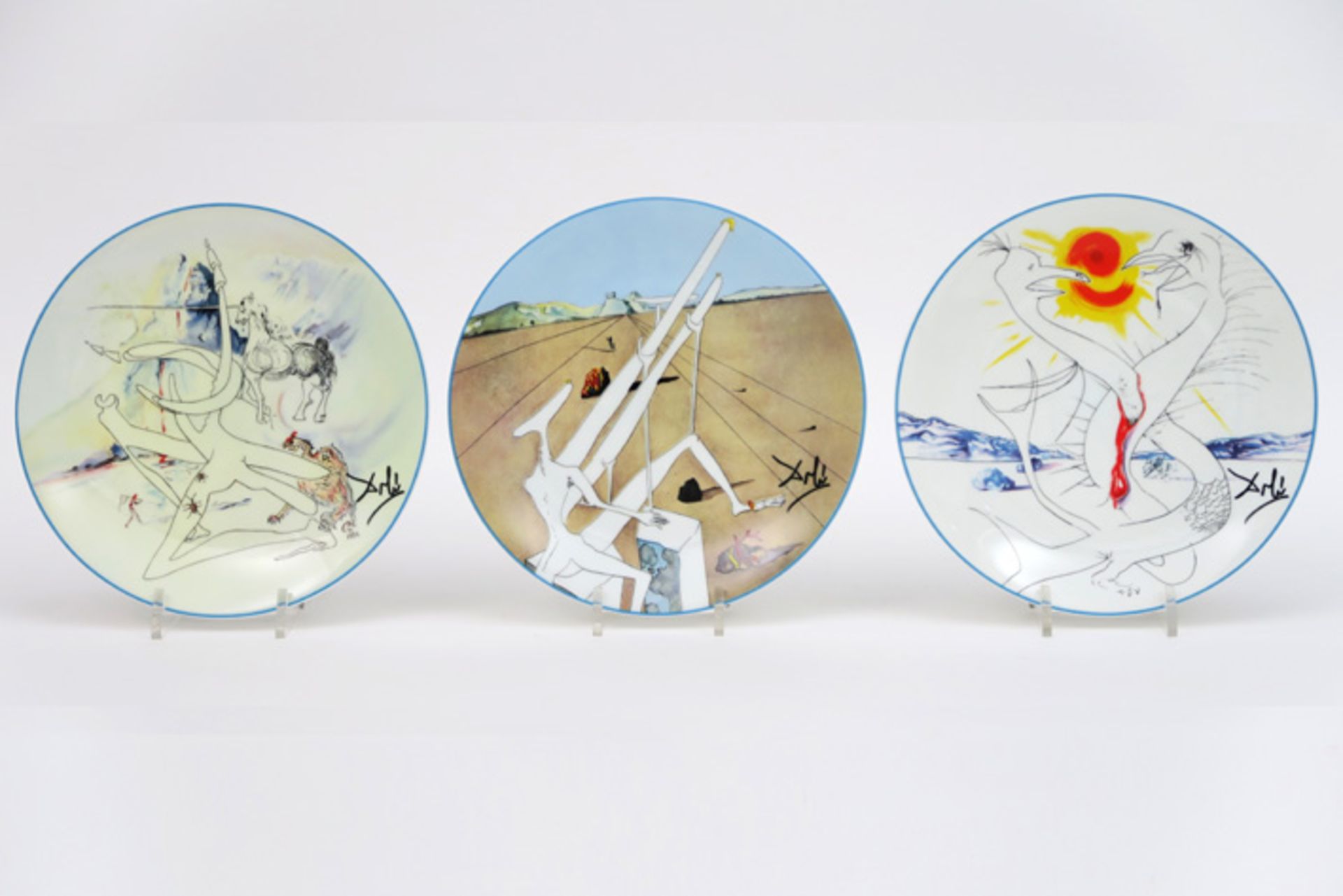 set of five plates in Limoges marked porcelain with representations of Dali's "The Conquest of the C - Bild 3 aus 5