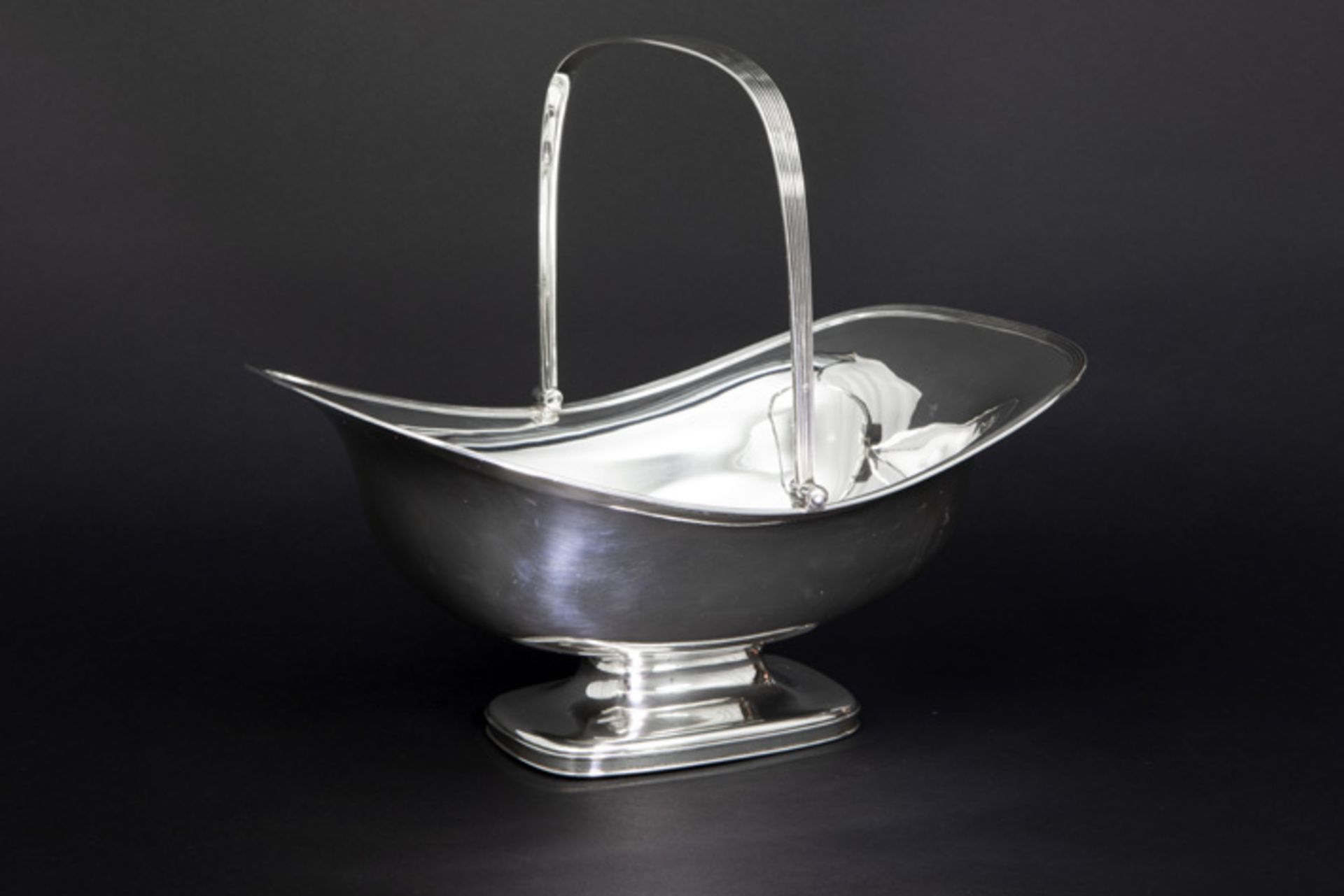 early 19th Cent. Dutch Empire style sweets' basket in marked silver , dated 1817||Vroeg