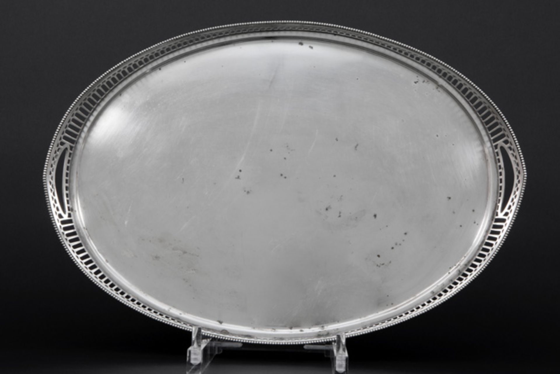 early 20th Cent. Dutch oval serving tray, 1912 dated in marked silver||J.M. V. KEMPEN EN ZN.