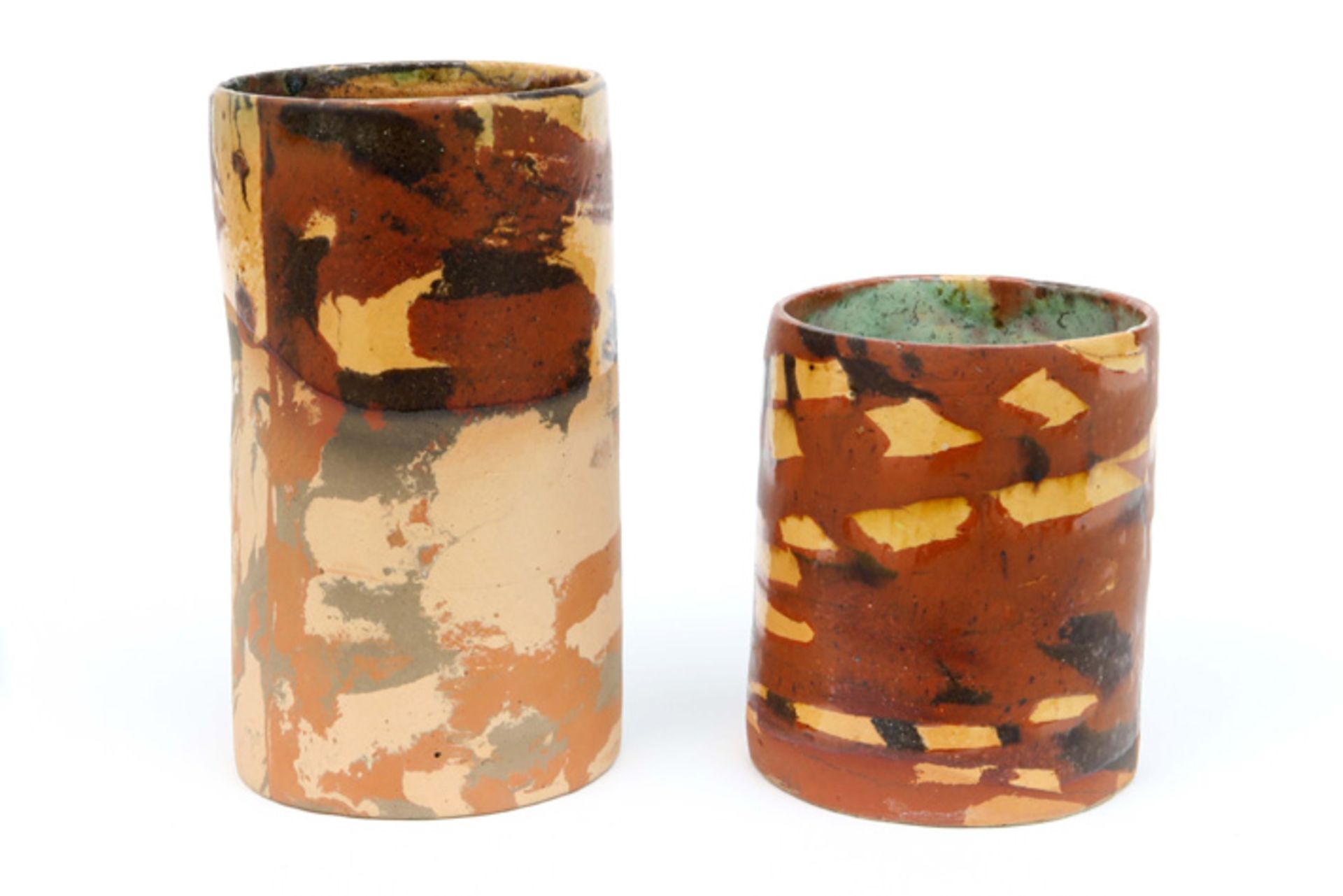 two cylindrical small lidded jars (with male figure) in ceramic signed José Vermeersch||VERMEERSCH - Image 6 of 10