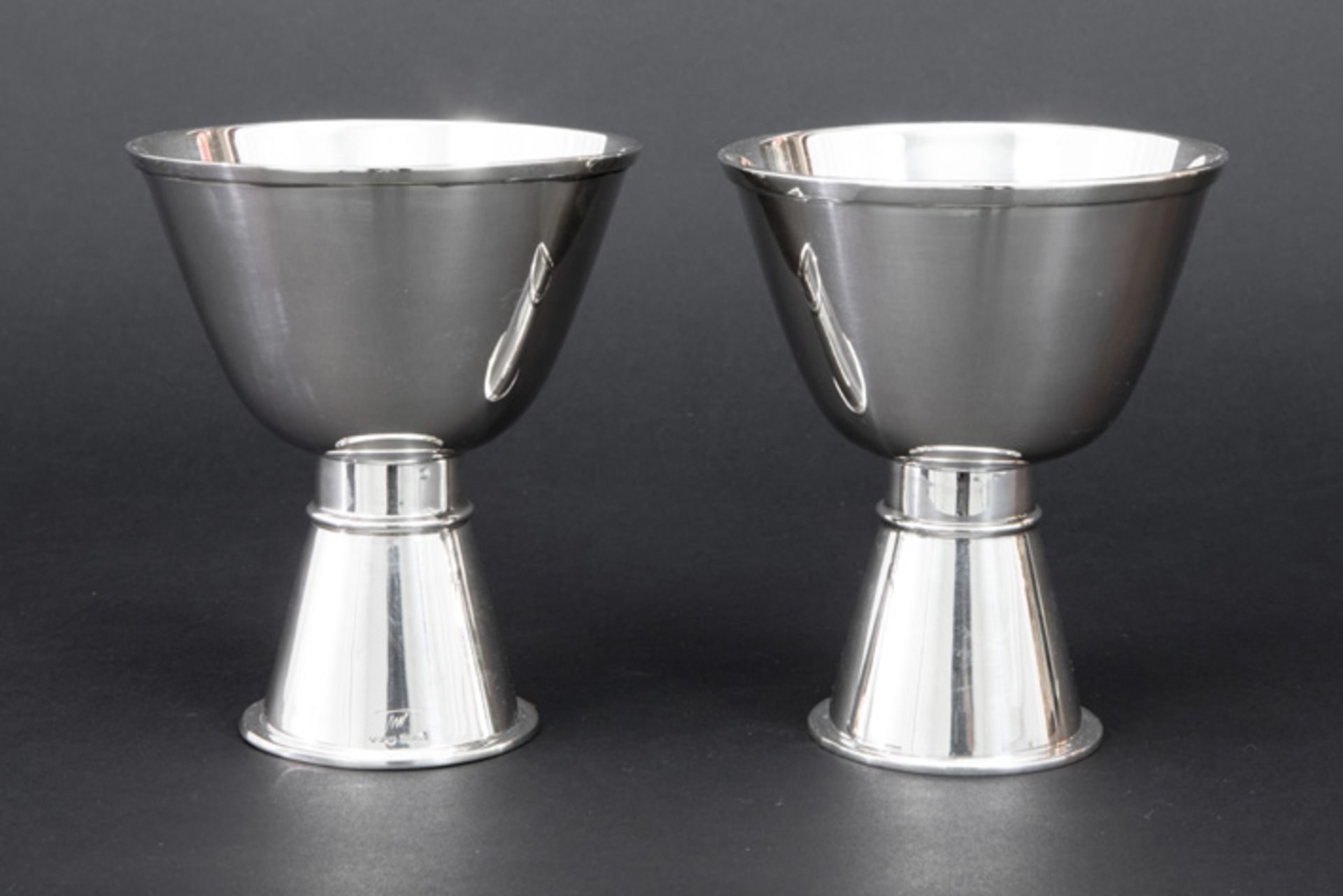 pair of Tapio Wirkkala design glasses in marked and 1977 dated silver - with his monogram||TAPIO WIR