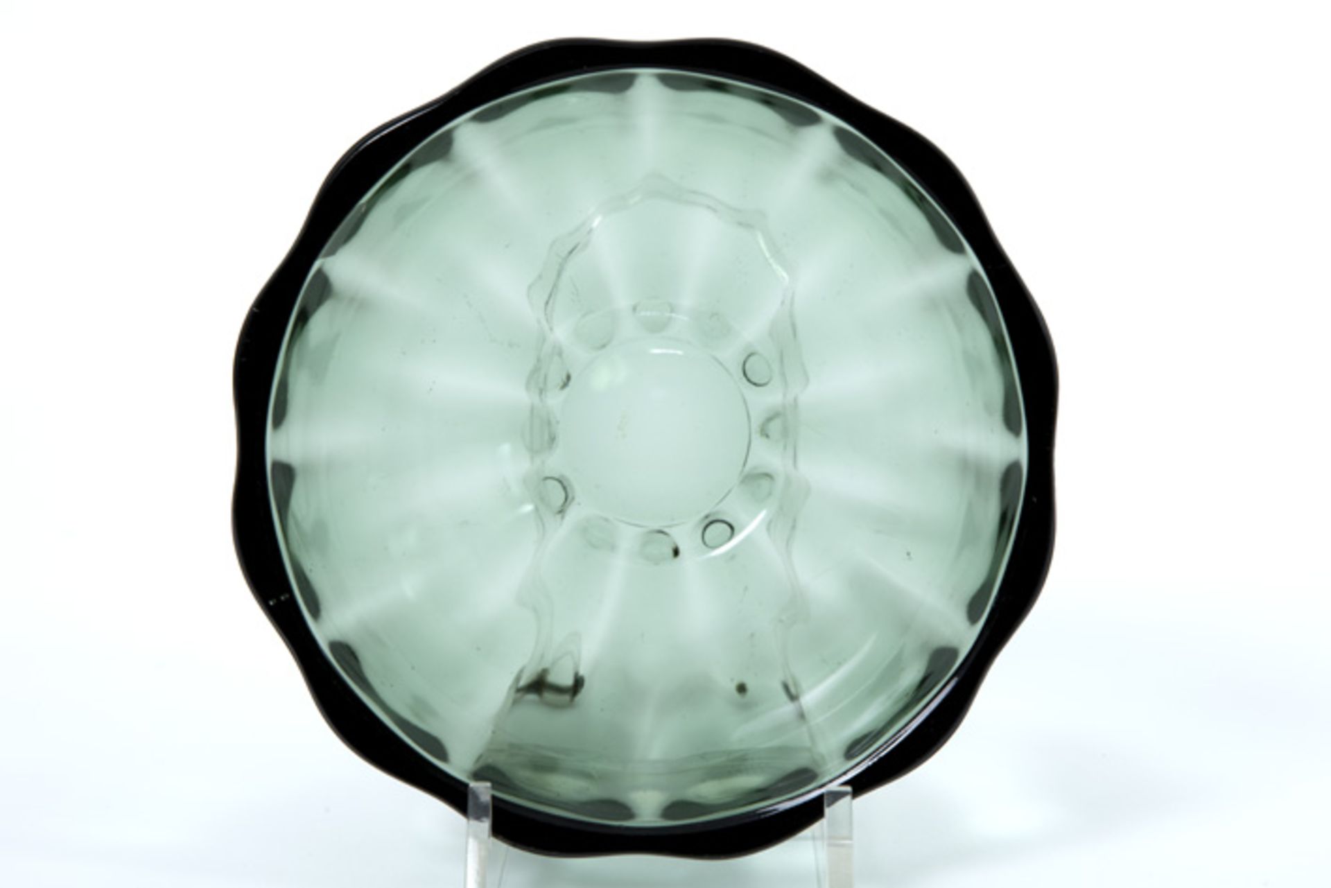 thirties' Wilhelm Wagenfeld bowl in turmaline glass - marked with the typical X in a hexagone|| - Image 3 of 4