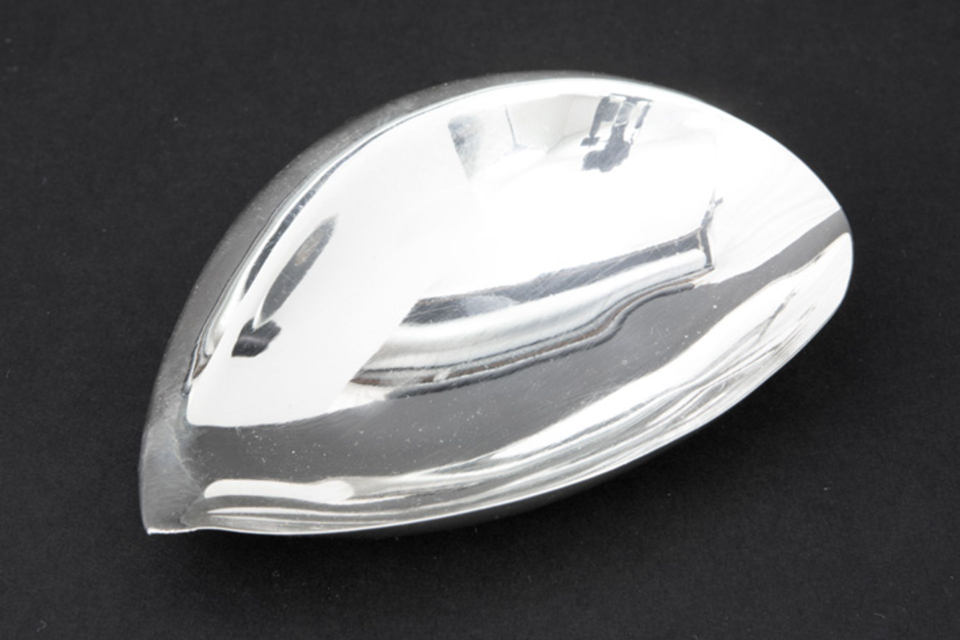 fifties' Tapio Wirkkala leafshaped design dish in marked and 1956 dated silver - with his - Image 2 of 3