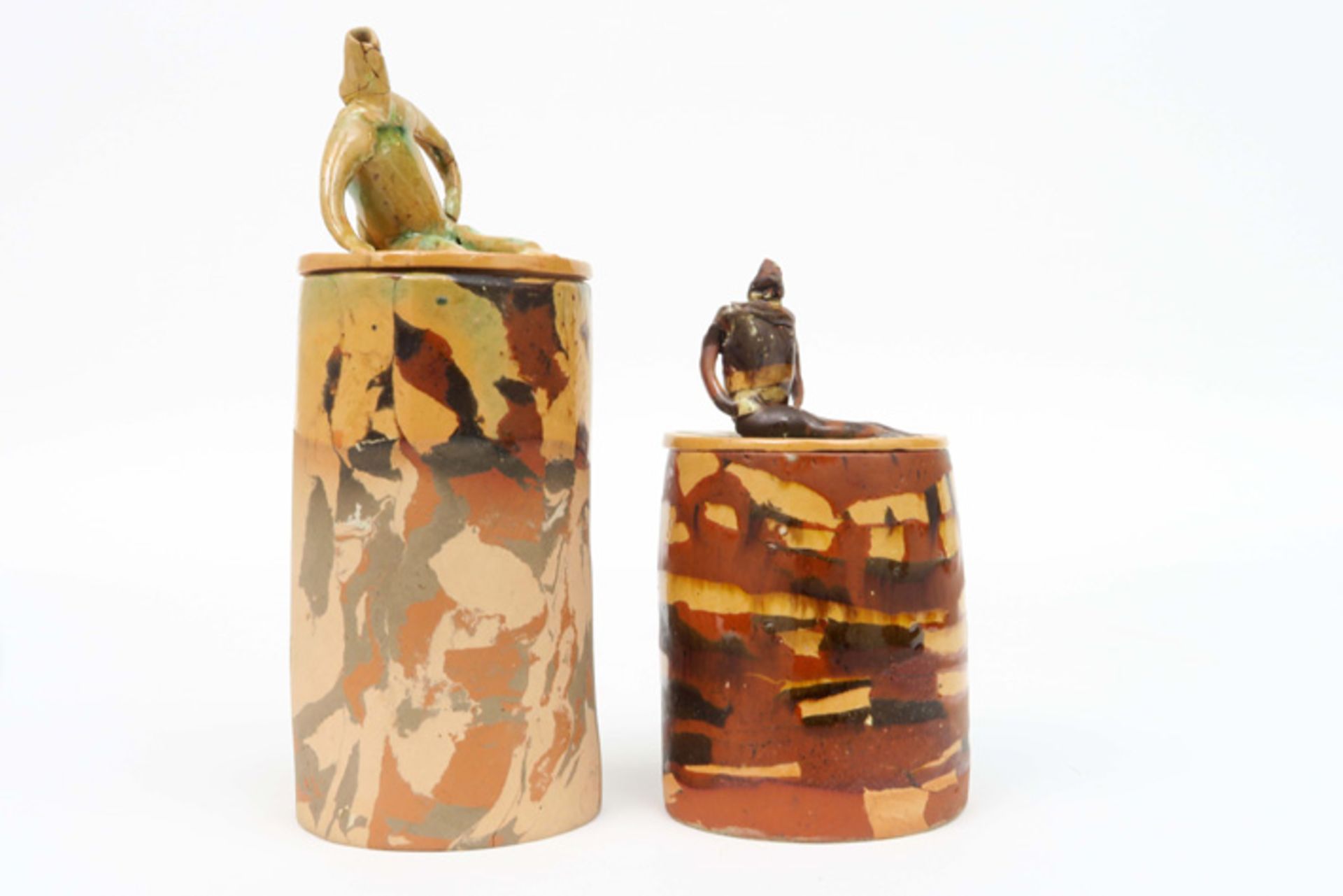 two cylindrical small lidded jars (with male figure) in ceramic signed José Vermeersch||VERMEERSCH - Image 2 of 10