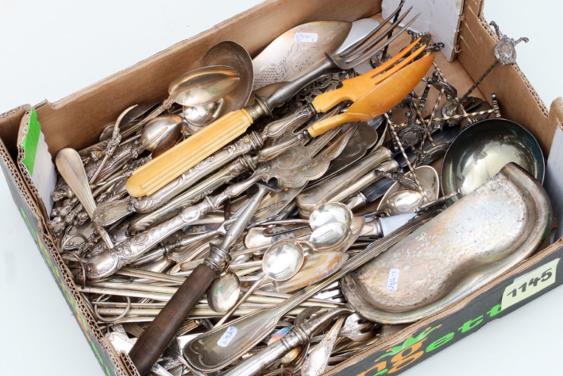 silverplated cutlery (Whiskeman, Christoffle) and silver serving cutlery||Lot bestek in verzilverd