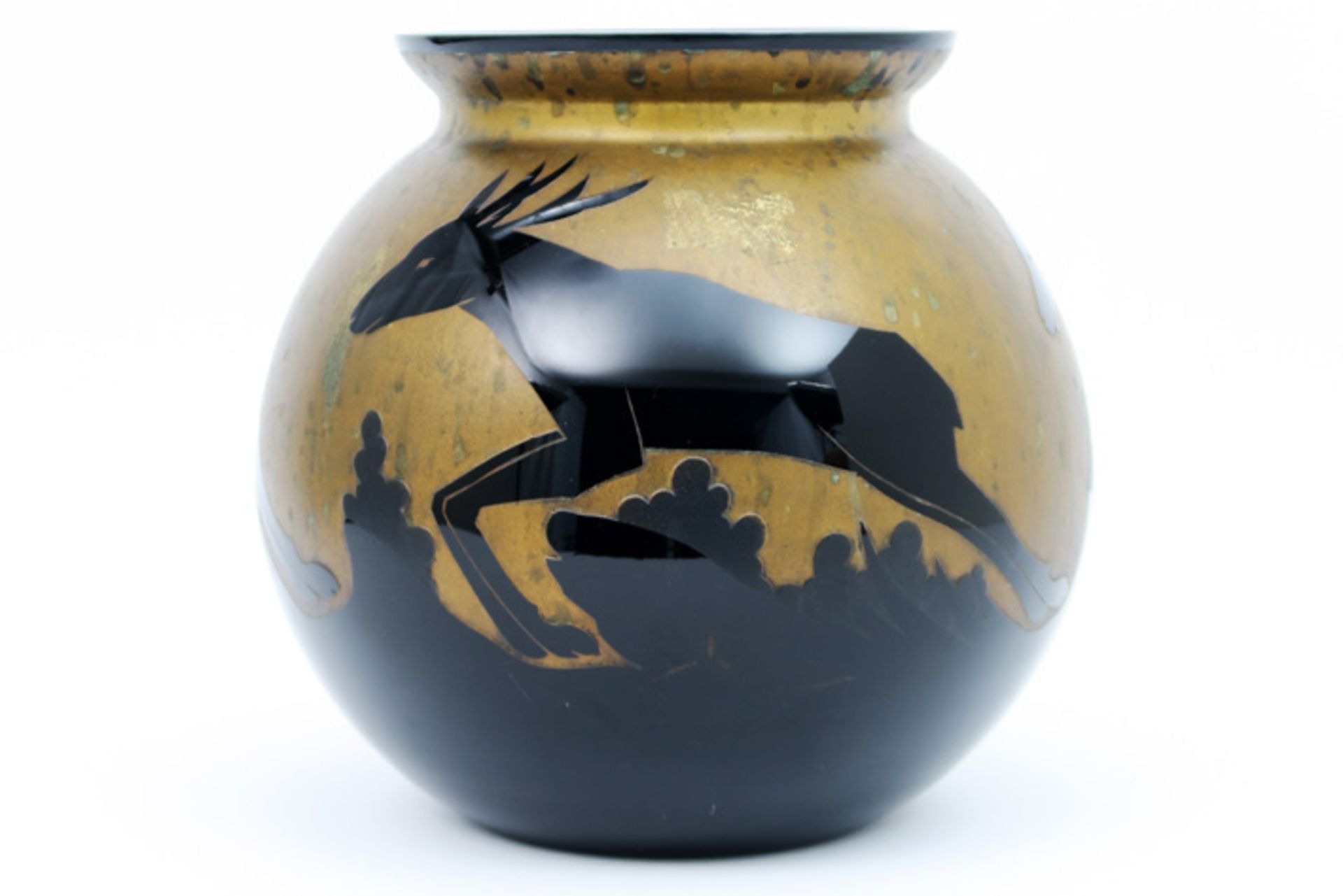 Art Deco vase in black "Art Ver" signed glass with a decor of deer on a gold base||ART VER Art