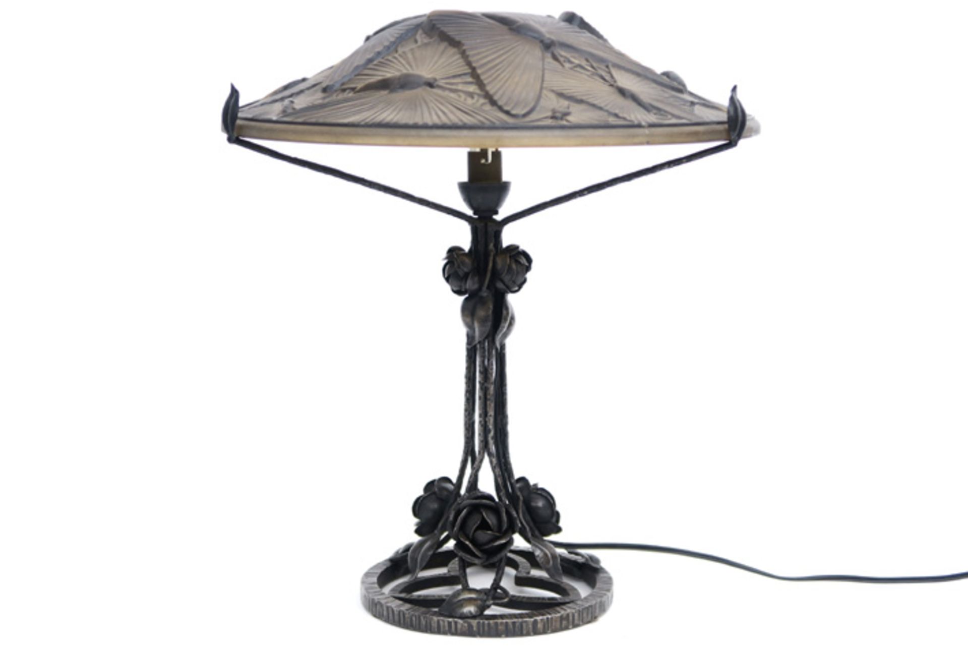 French Art Deco lamp in wrought iron and glass (with a butterflies decor) || Franse Art Deco-lamp