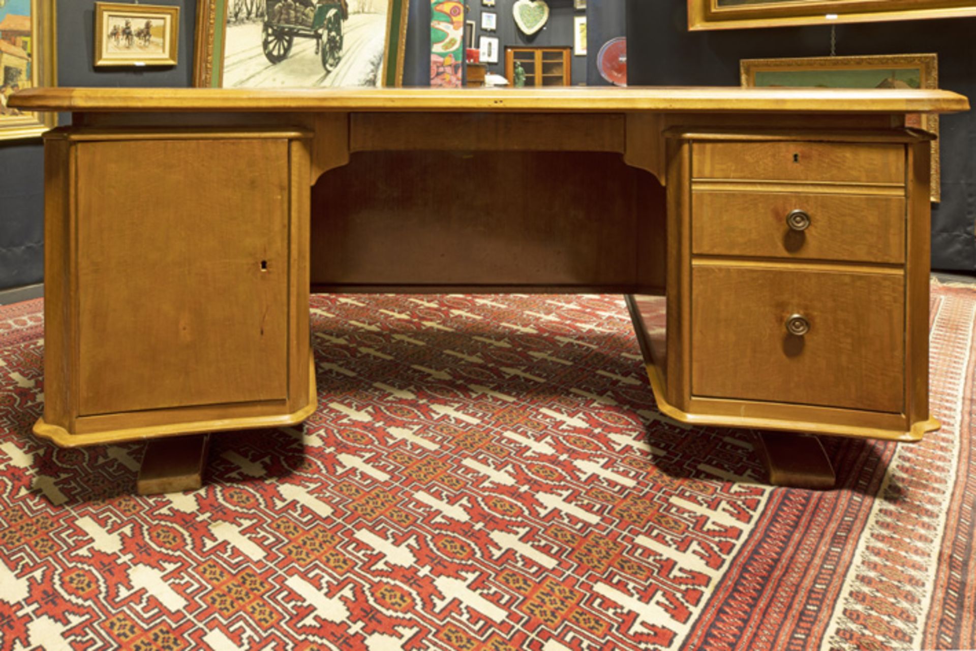 Art Deco suite in walnut with an elegant desk, a library bookcase with quite special design and a - Bild 4 aus 7