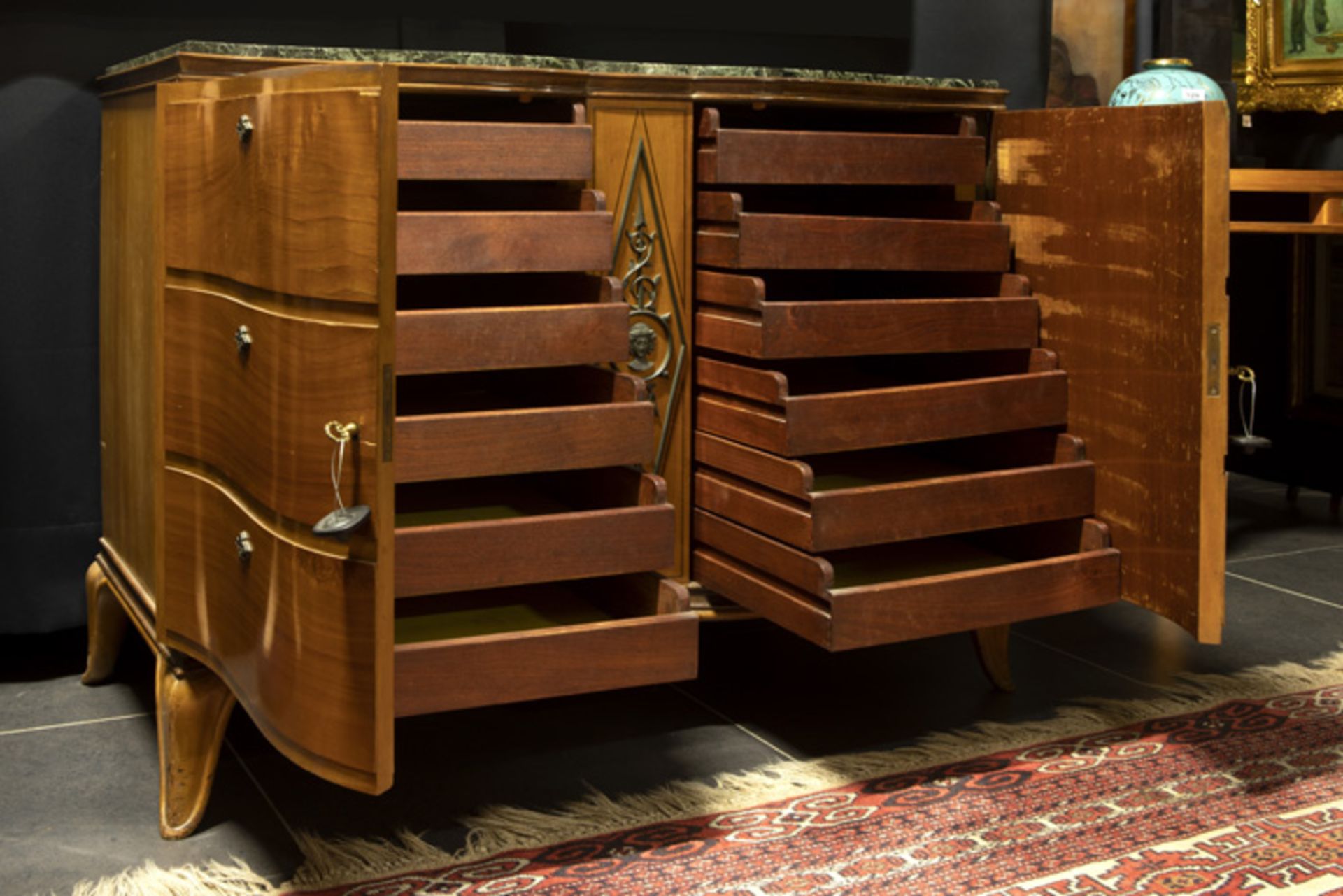 Belgian vintage chest of drawers in cherrywood with neoclassical mountings in bronze - attributed to - Bild 2 aus 3