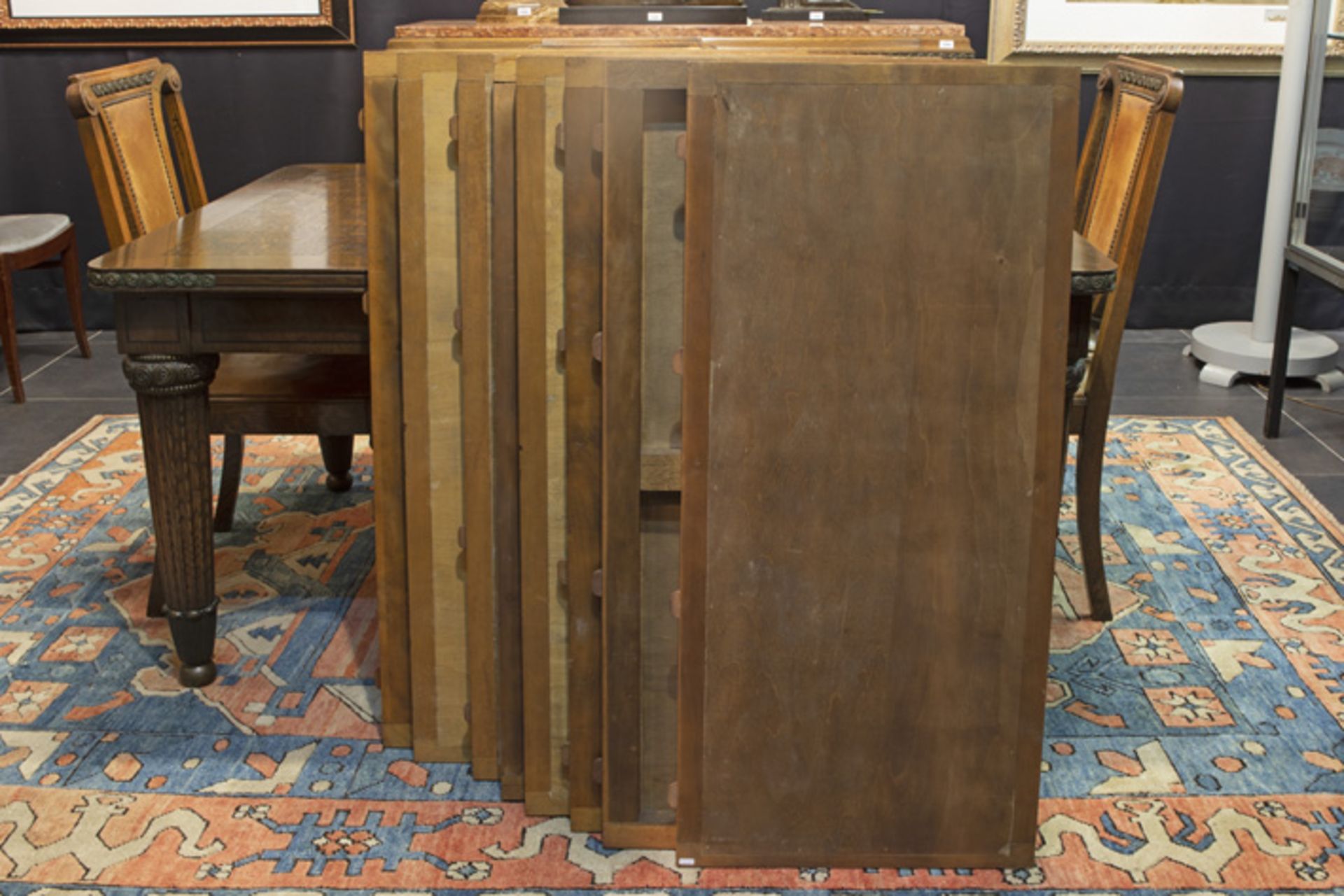 Belgian "De Coene" Art Deco dining-room suite in oak, walnut and ebony, adorned with mountings in - Bild 3 aus 8