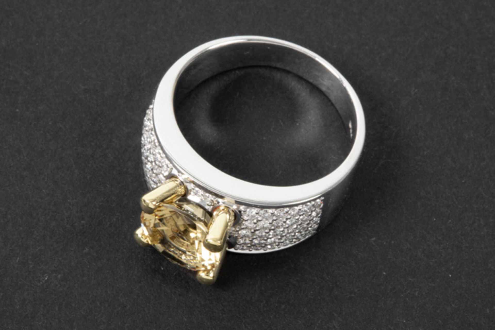 Bigli signed design ring in white gold (18 carat) with a ca 3,50 carat citrine with nice color and - Image 2 of 2