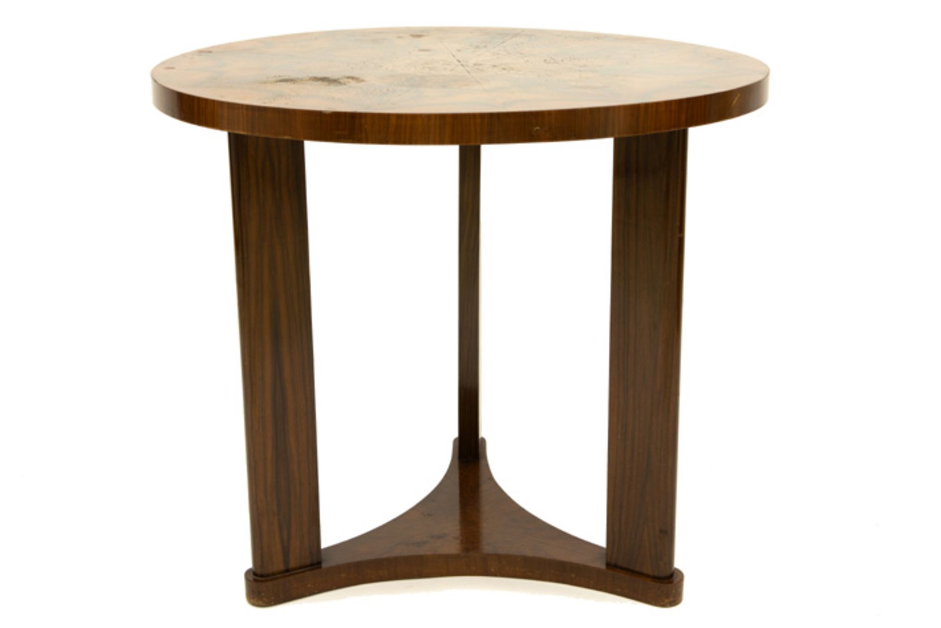 Belgian "De Coene" marked Art Deco fancy table in walnut with a round top || DE COENE WERKHUIZEN -