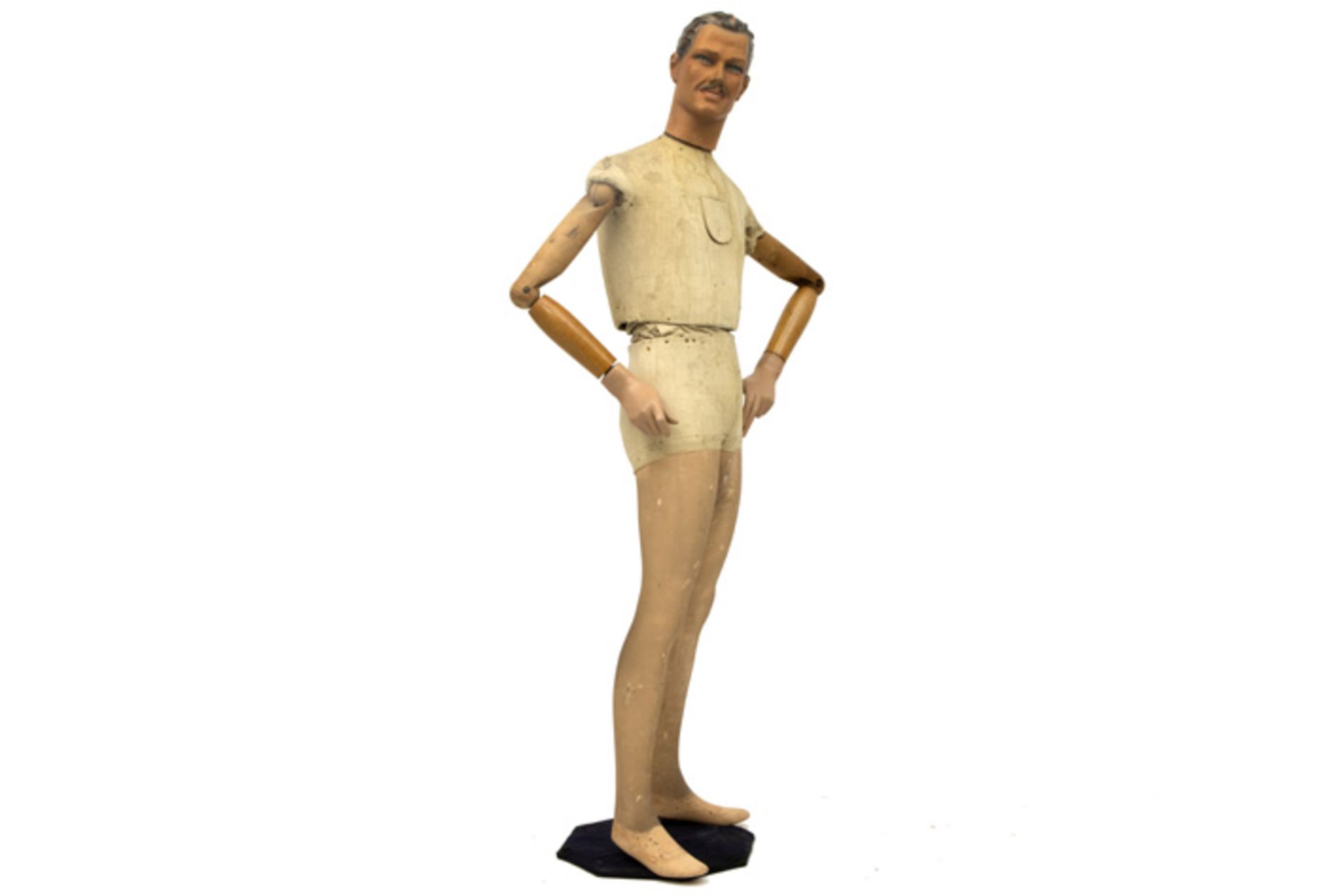 French vintage lifesize "p l mans paris" marked mannequin with articulated arms in wood and with a - Bild 2 aus 6