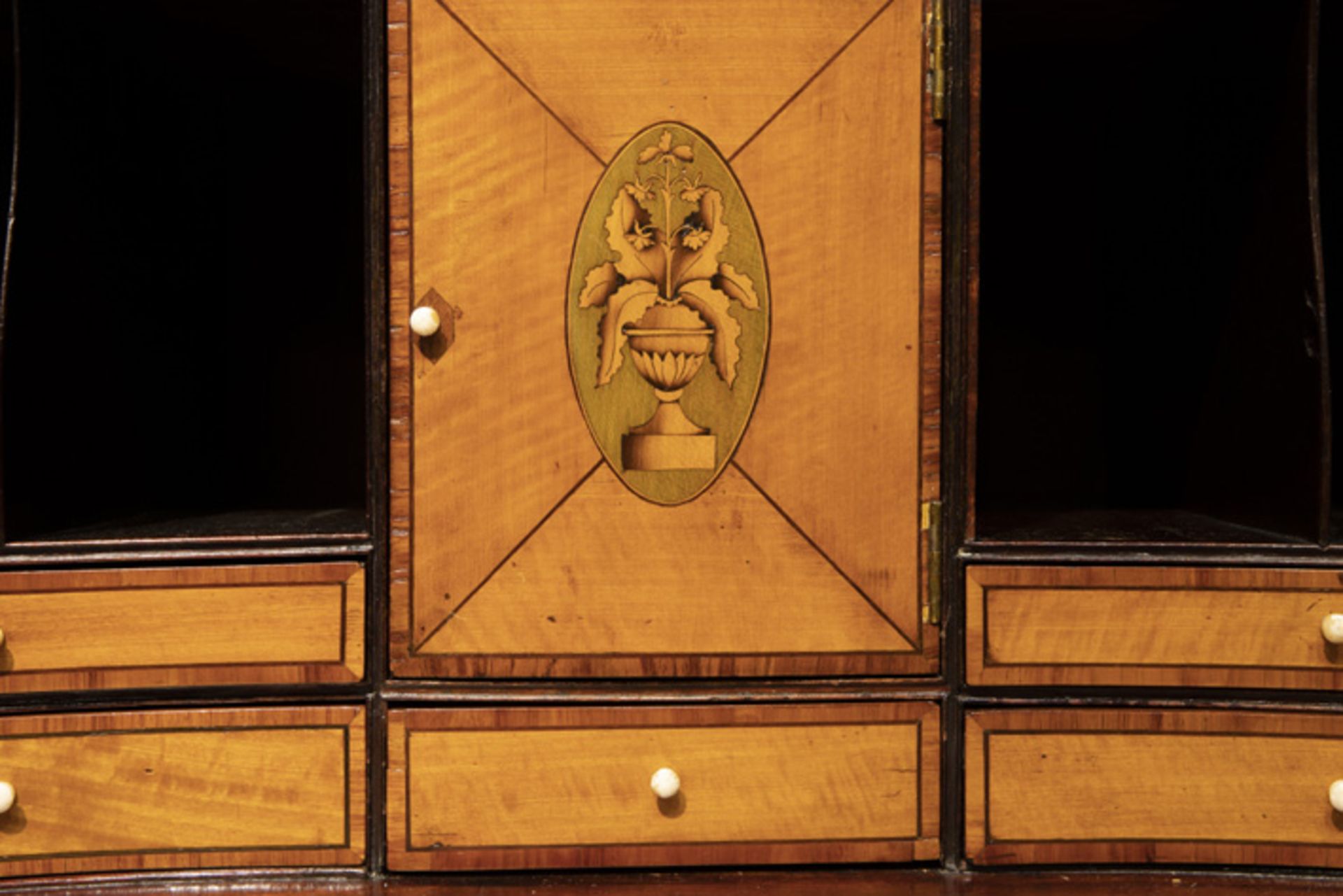 late 18th Cent. English Georgian bureau in mahogany with a nice interior partially in marquetry || - Image 5 of 6